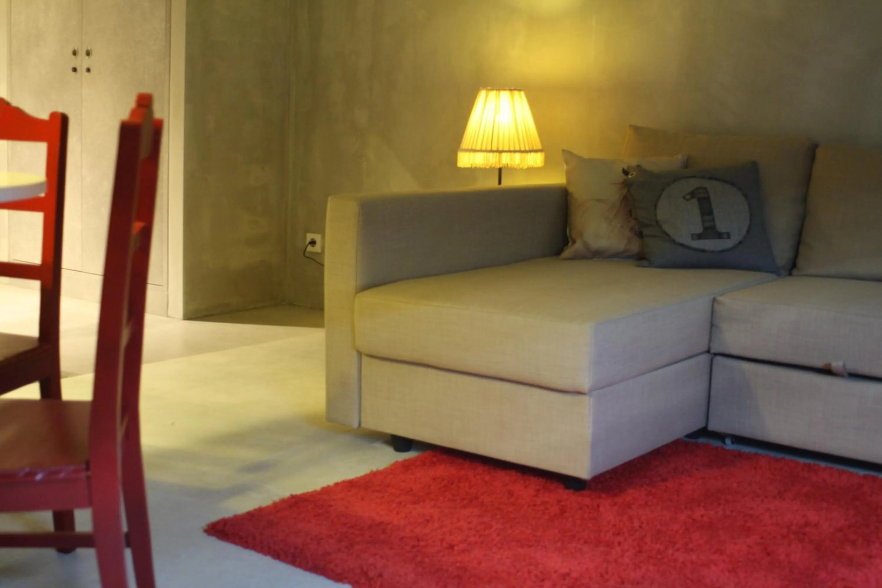 Communal lounge/ TV room, Bed in N1 Hostel Apartments and Suites