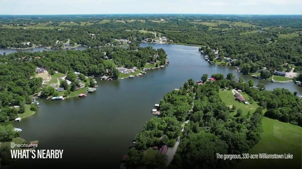 4BR for 10, Near Ark, High-Tech Kitchen, Parking!