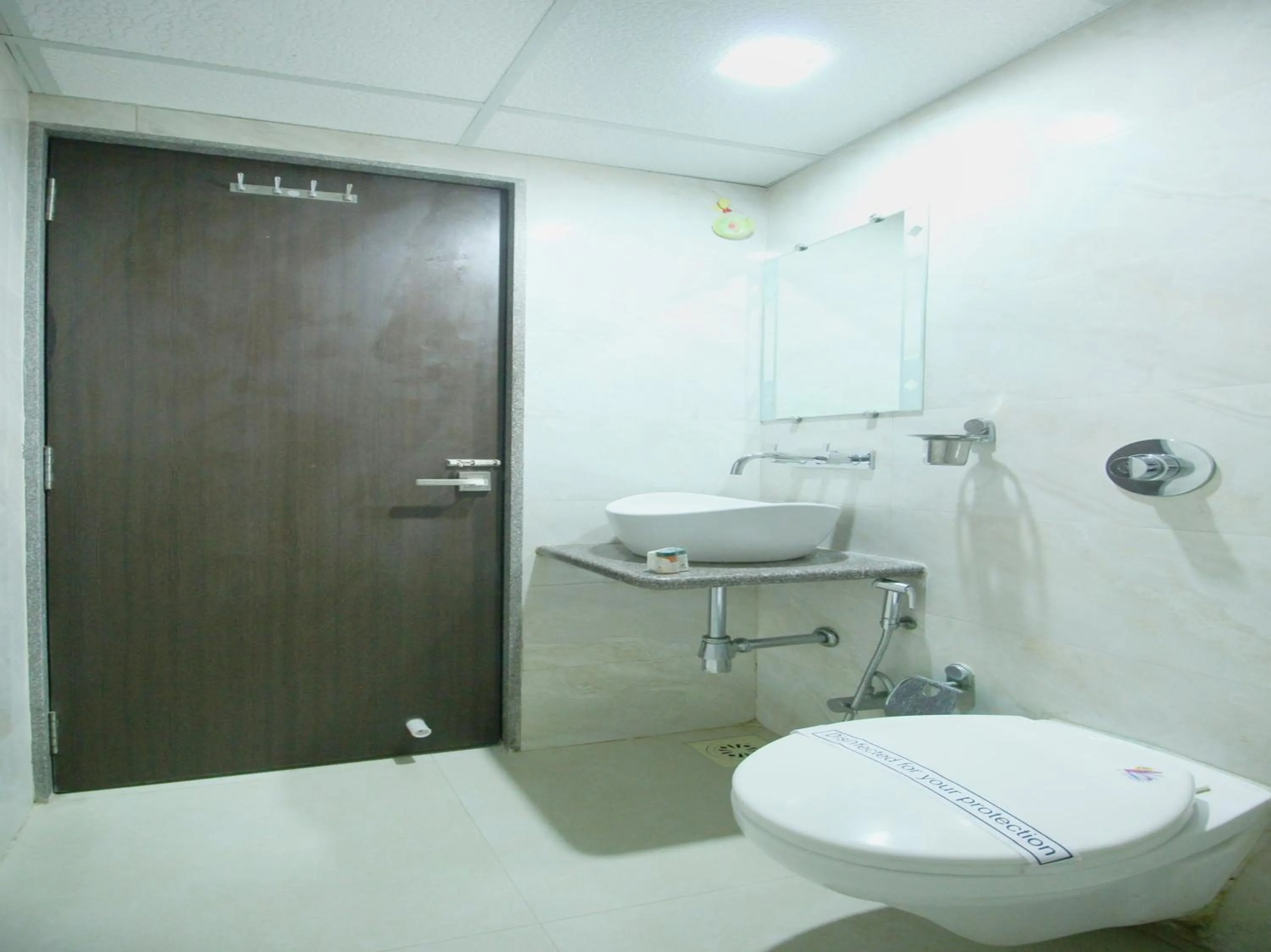 Bathroom in Hotel Furaat Inn