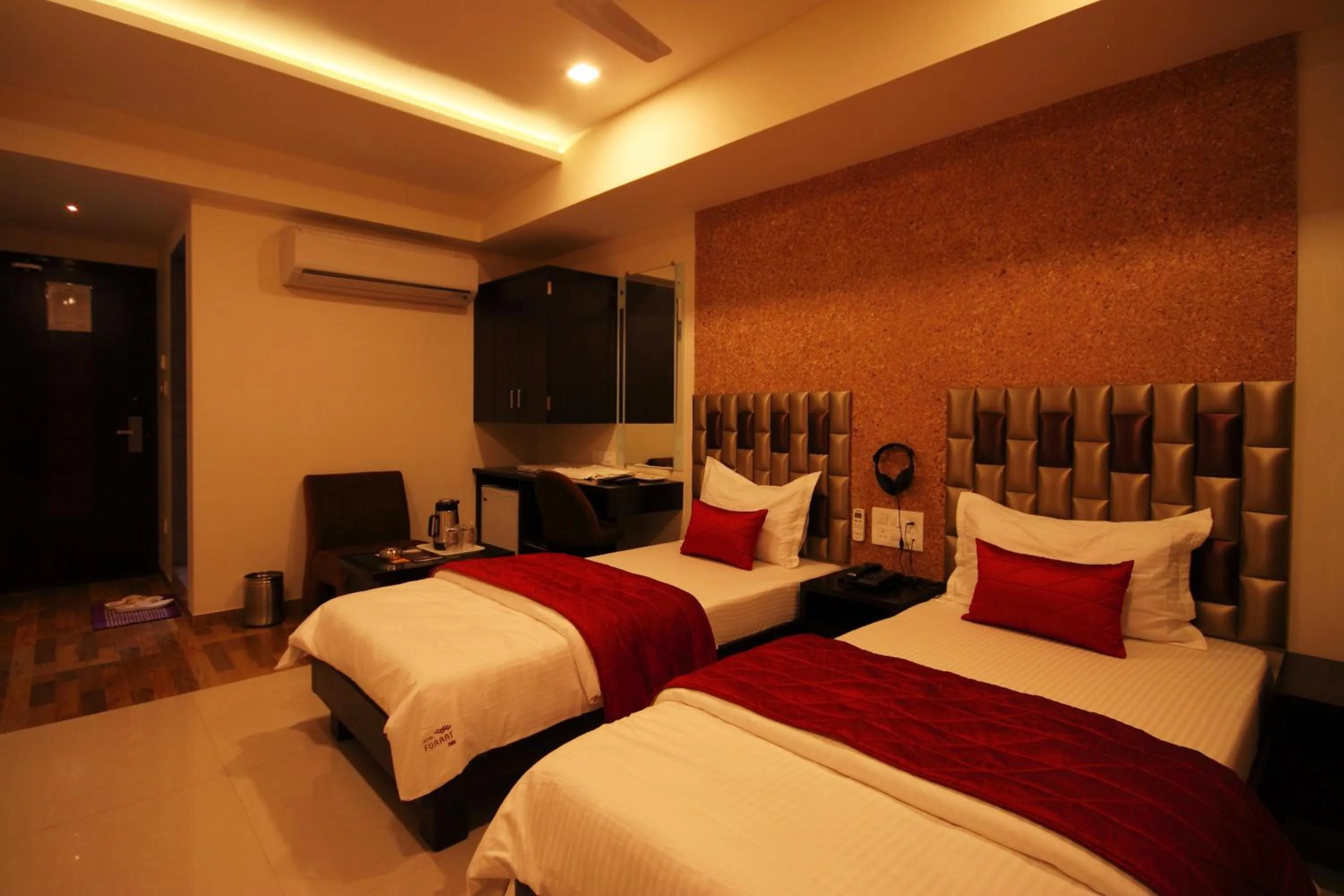 Bed in Hotel Furaat Inn