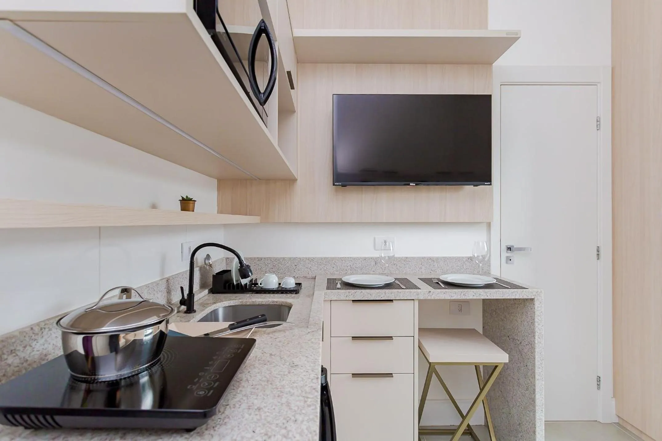 Kitchen or kitchenette in Start - Vila Izabel | Gonzaga Stays