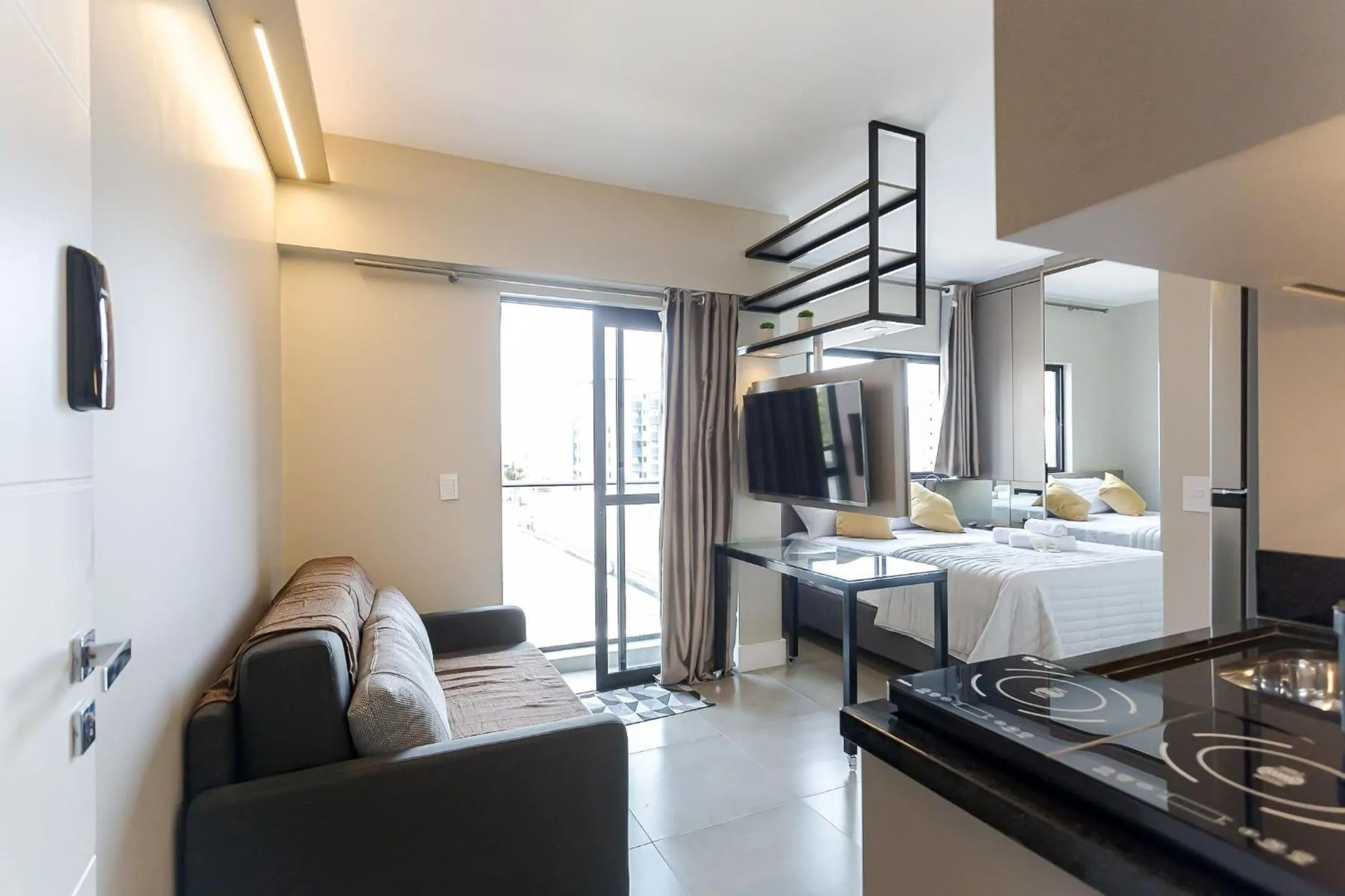 Kitchen or kitchenette, Bed in Start - Vila Izabel | Gonzaga Stays