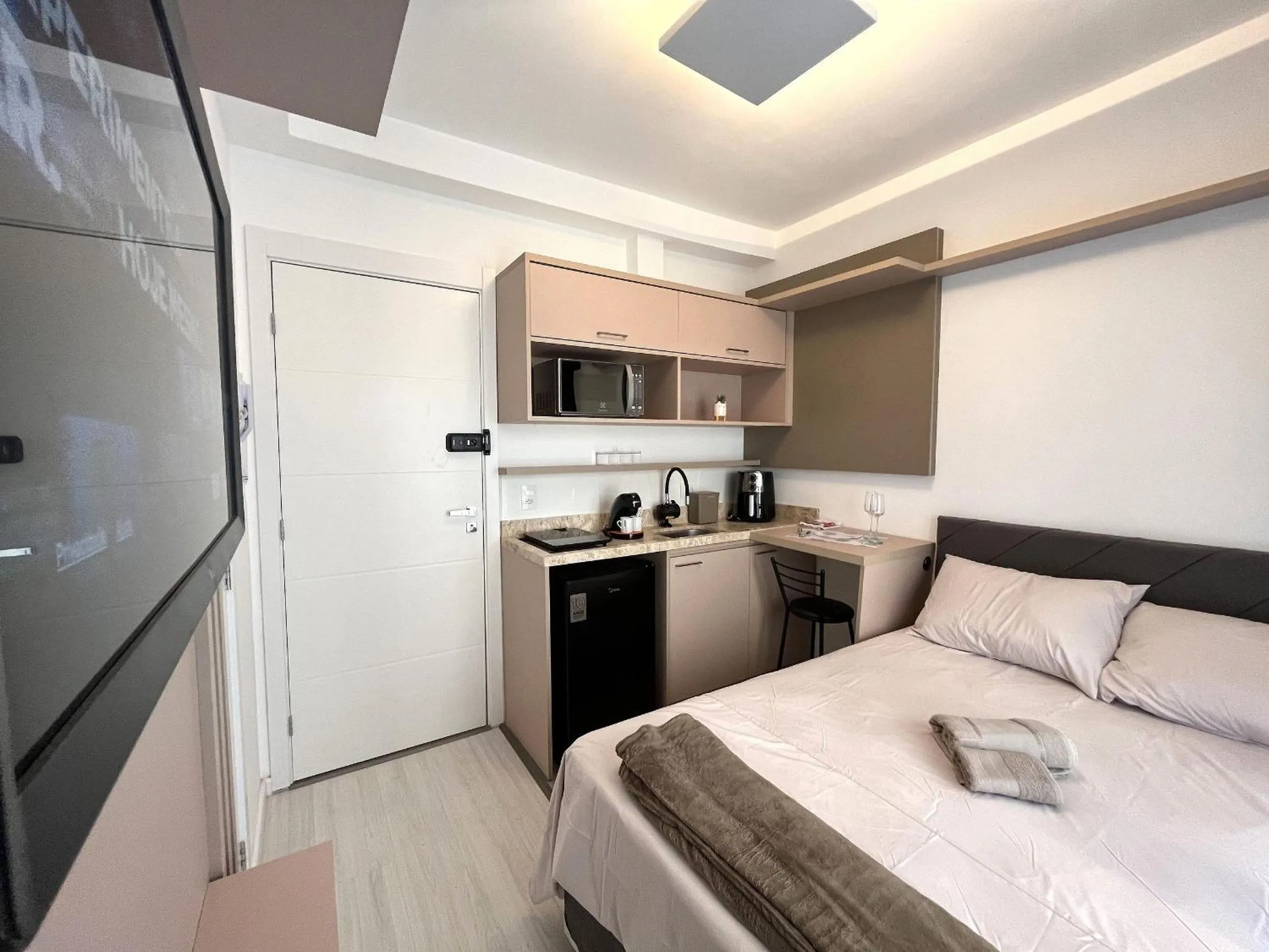 Photo of the whole room, Bed in Start - Vila Izabel | Gonzaga Stays