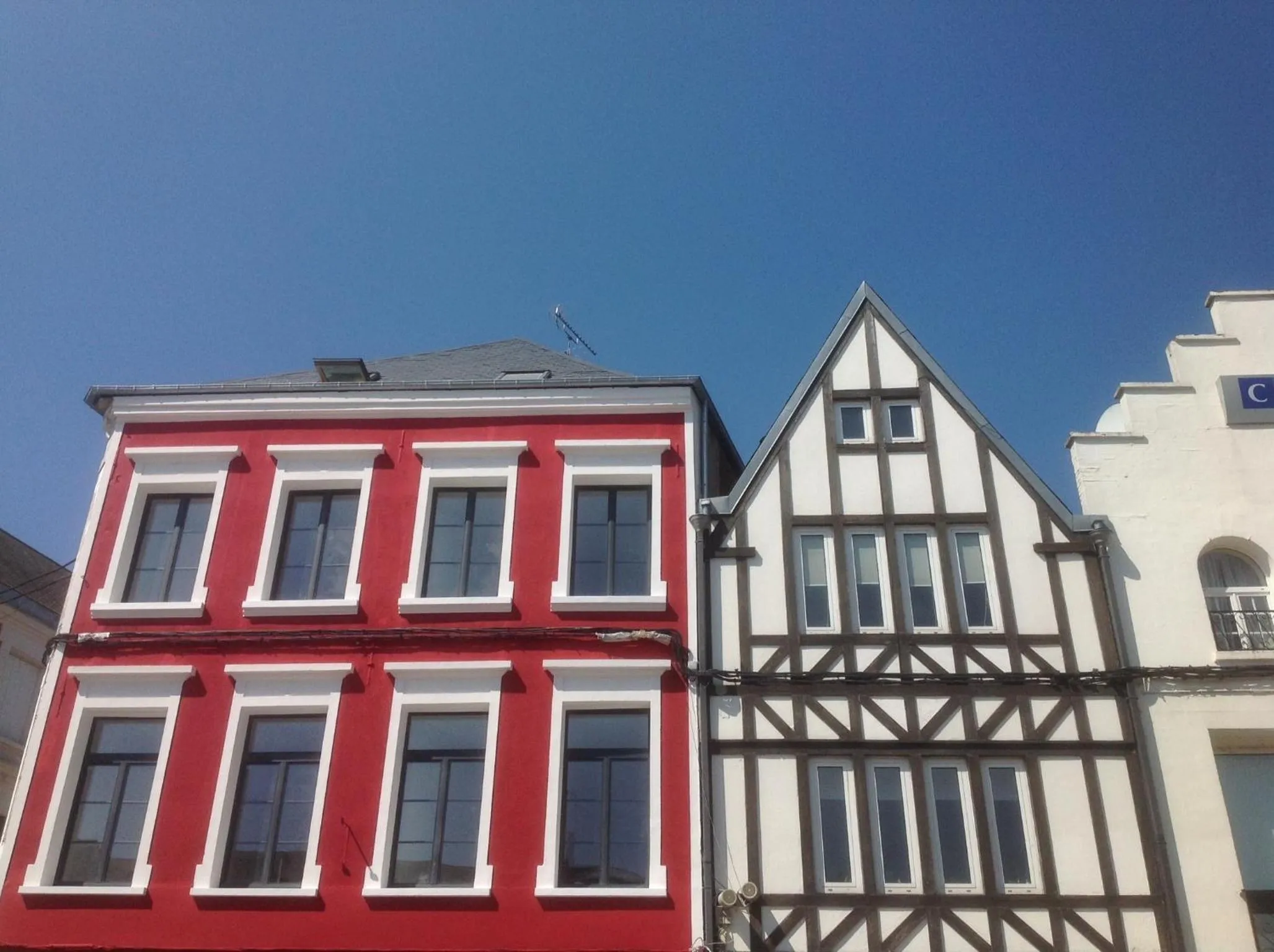 Facade/entrance in Som-home