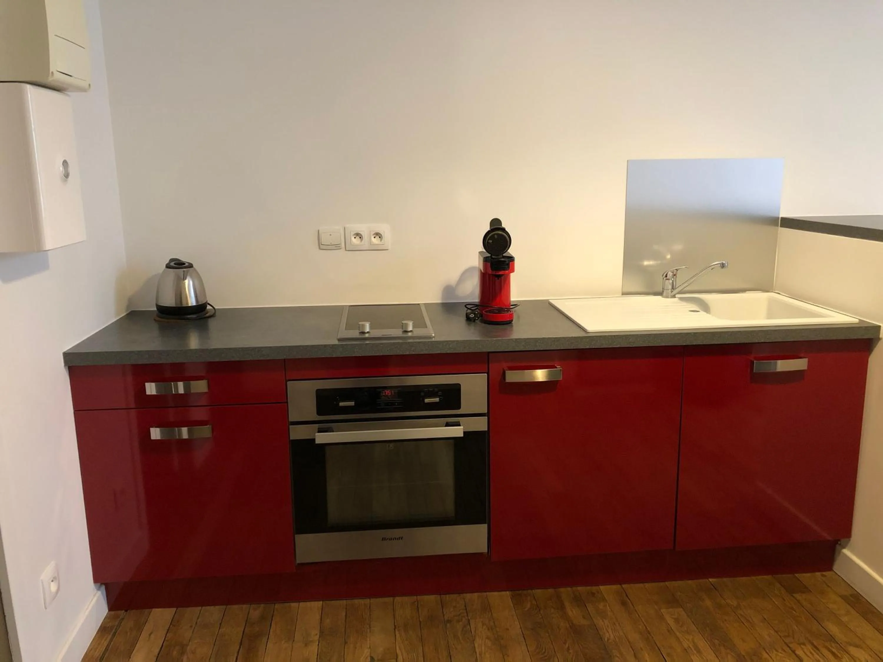 Kitchen or kitchenette in Som-home