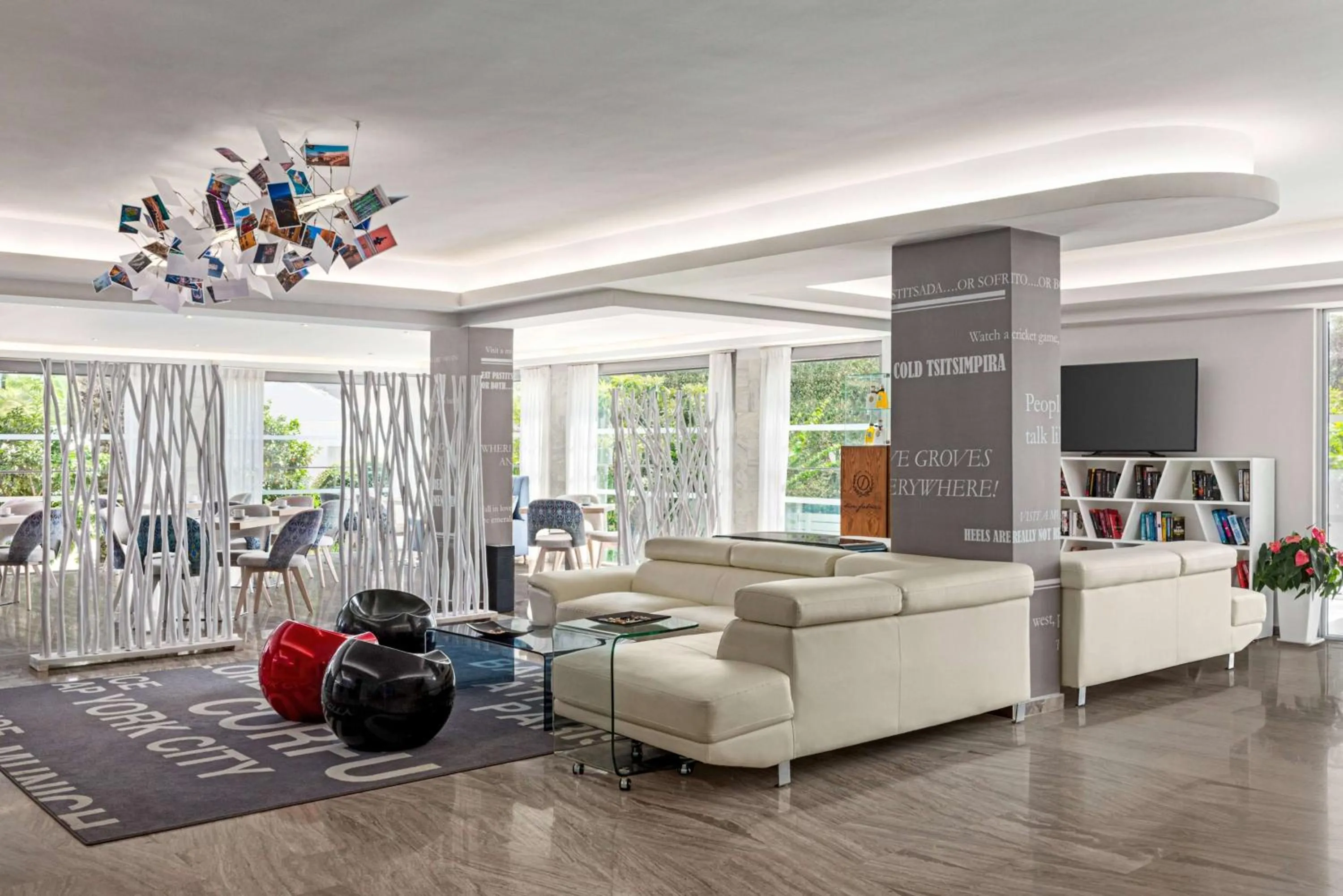 Lobby or reception in TRYP by Wyndham Corfu Dassia