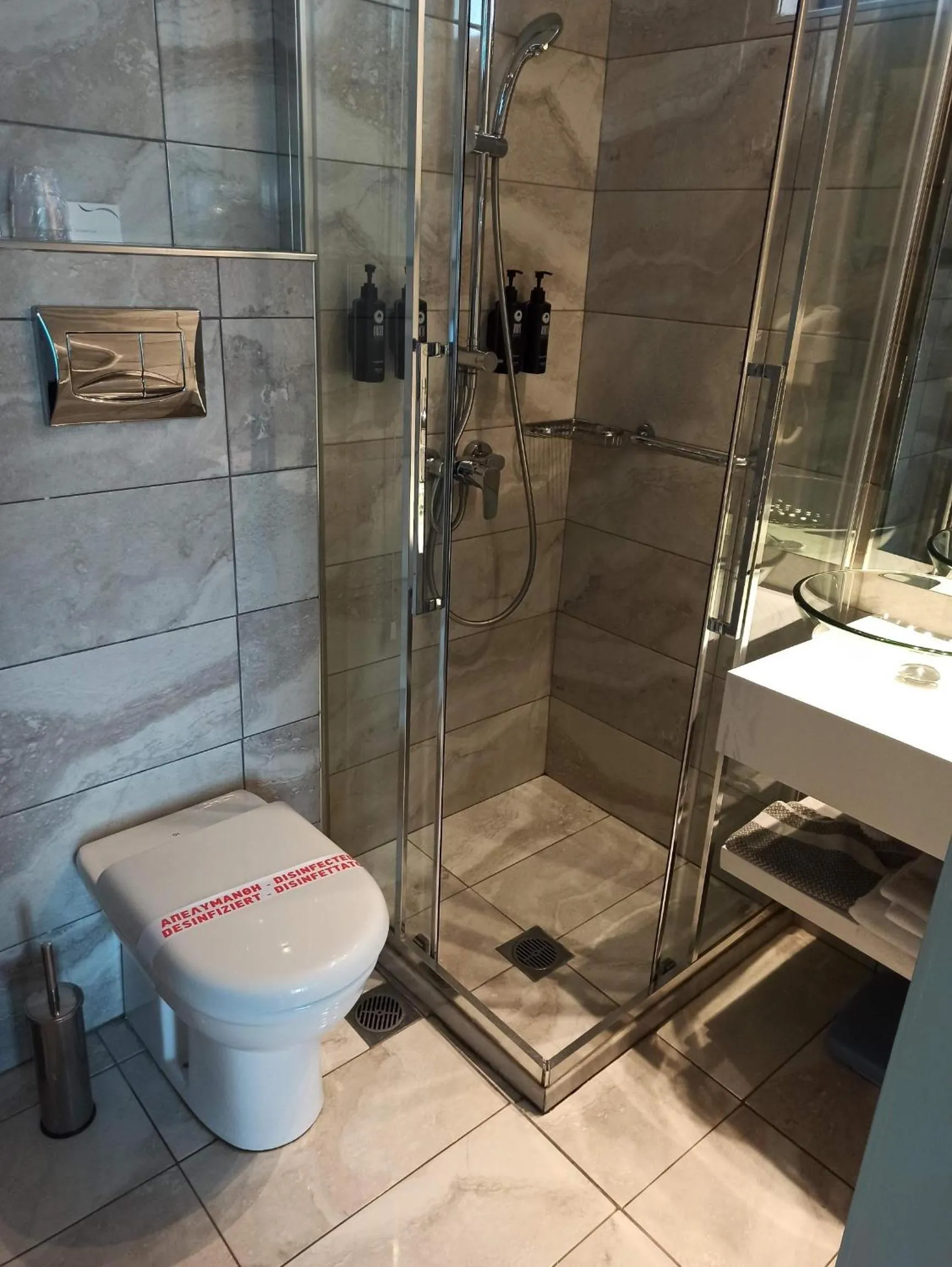 Toilet in TRYP by Wyndham Corfu Dassia