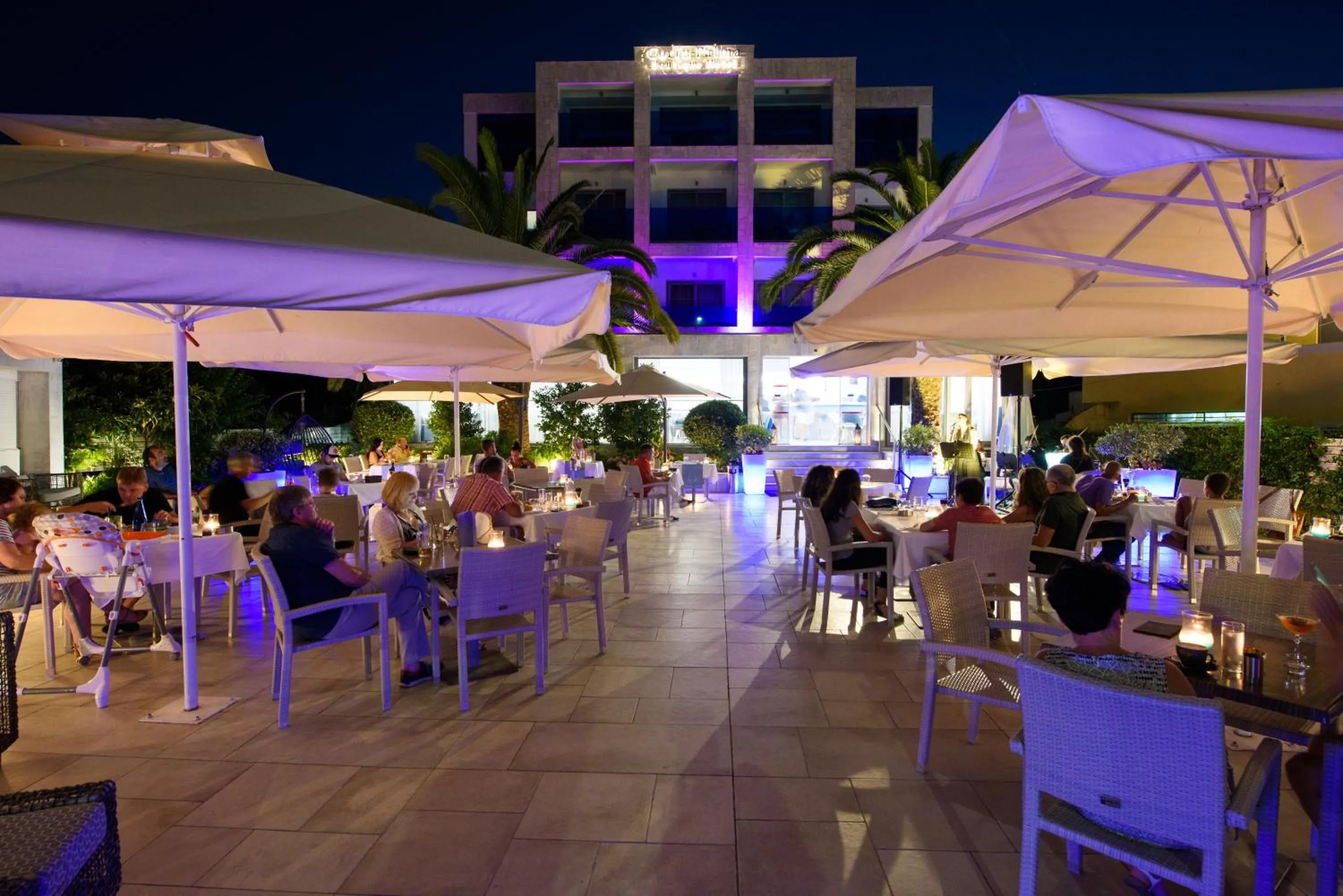 Evening entertainment in TRYP by Wyndham Corfu Dassia