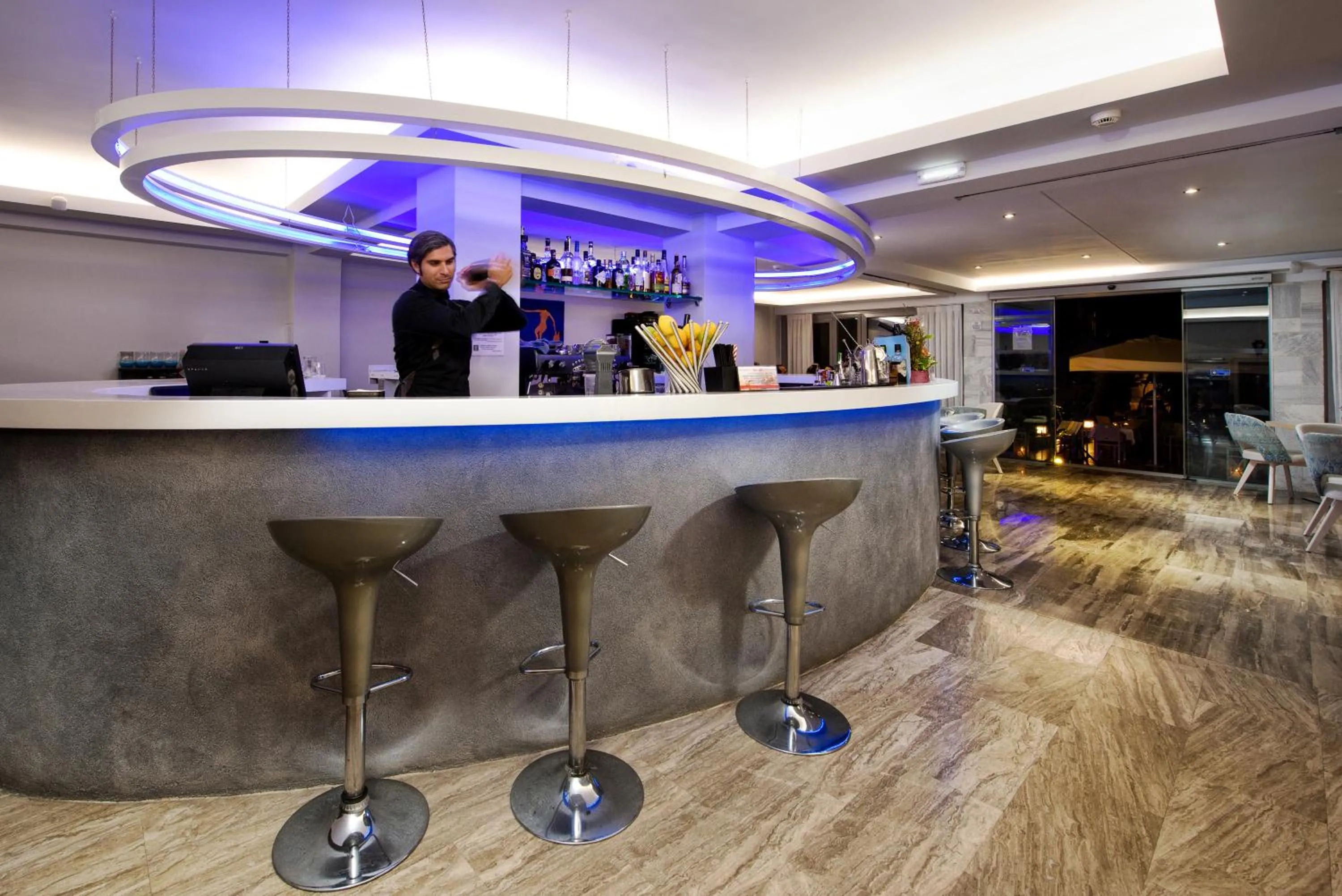 Lounge or bar in TRYP by Wyndham Corfu Dassia