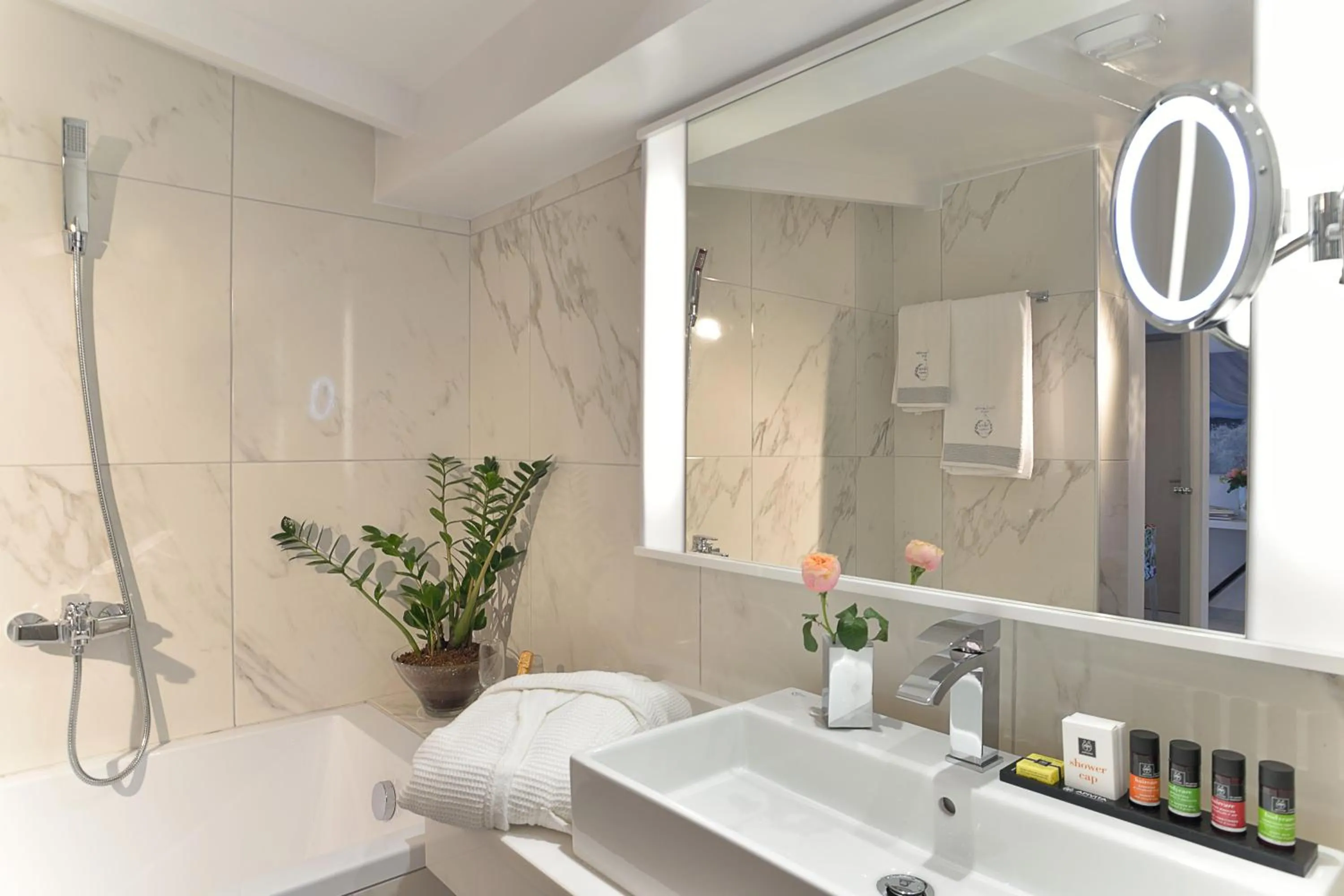 Bathroom in TRYP by Wyndham Corfu Dassia