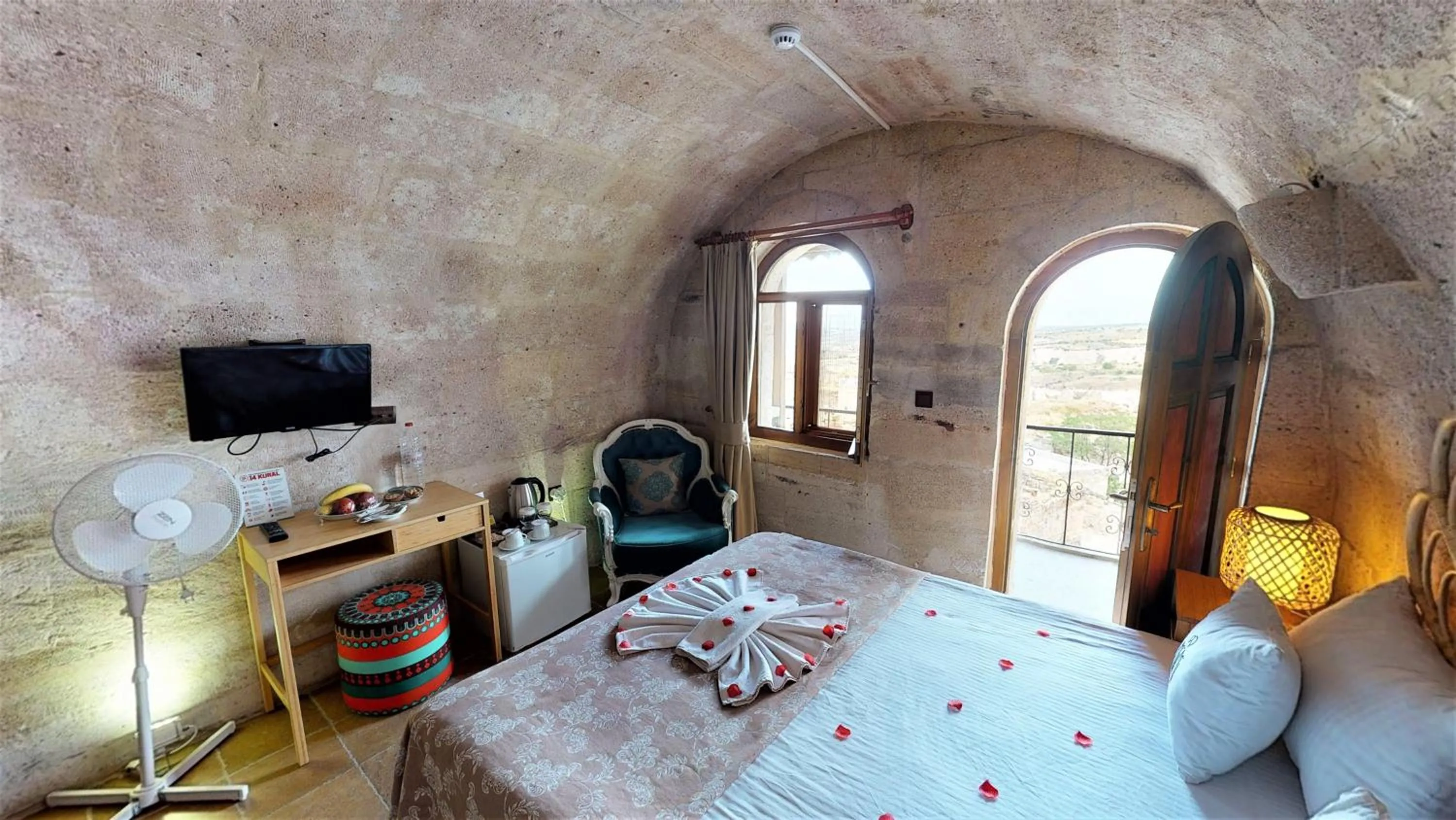 Bed in Mimi Cappadocia Luxury Cave Hotel