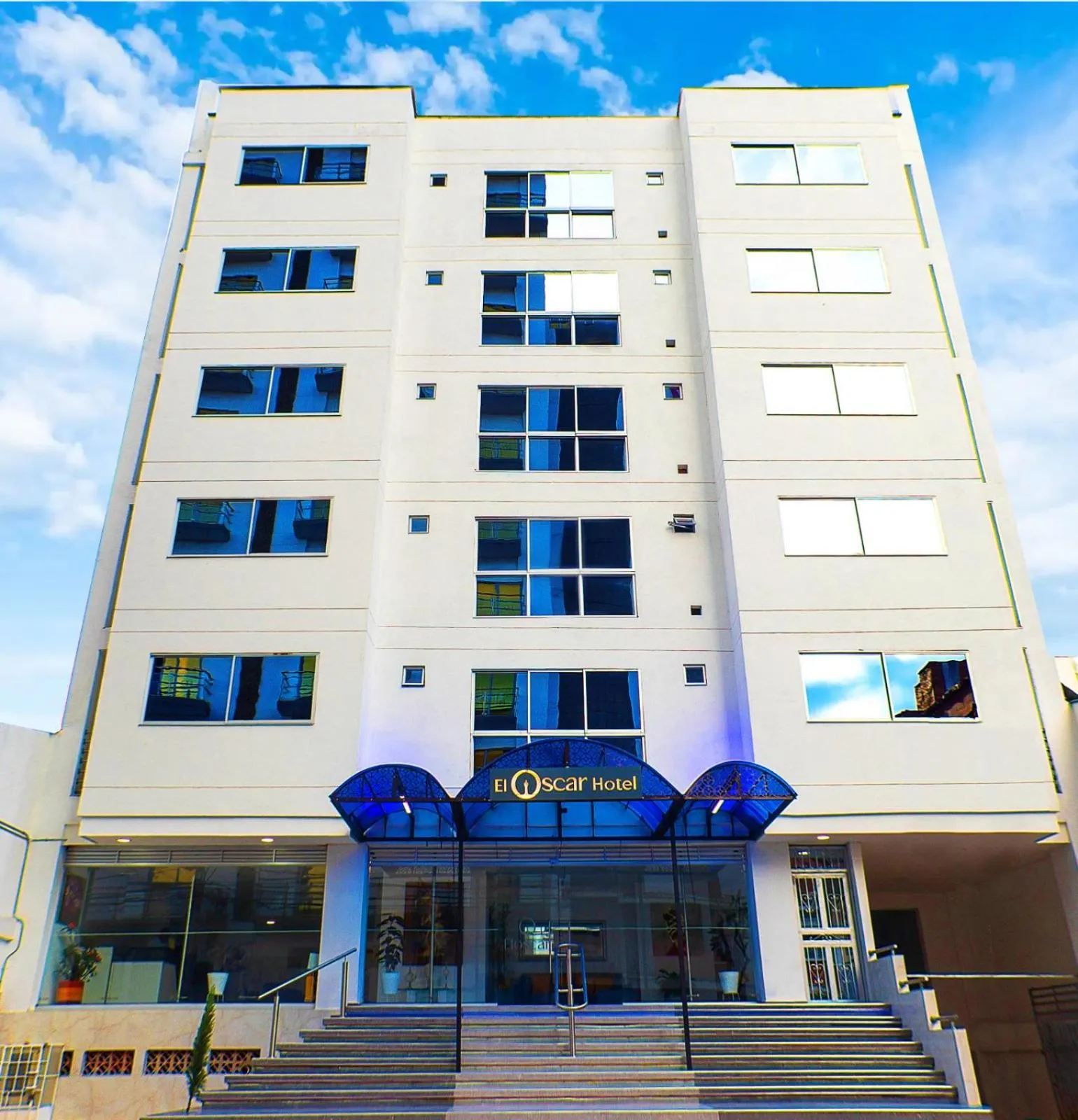 Property building in El Oscar Hotel