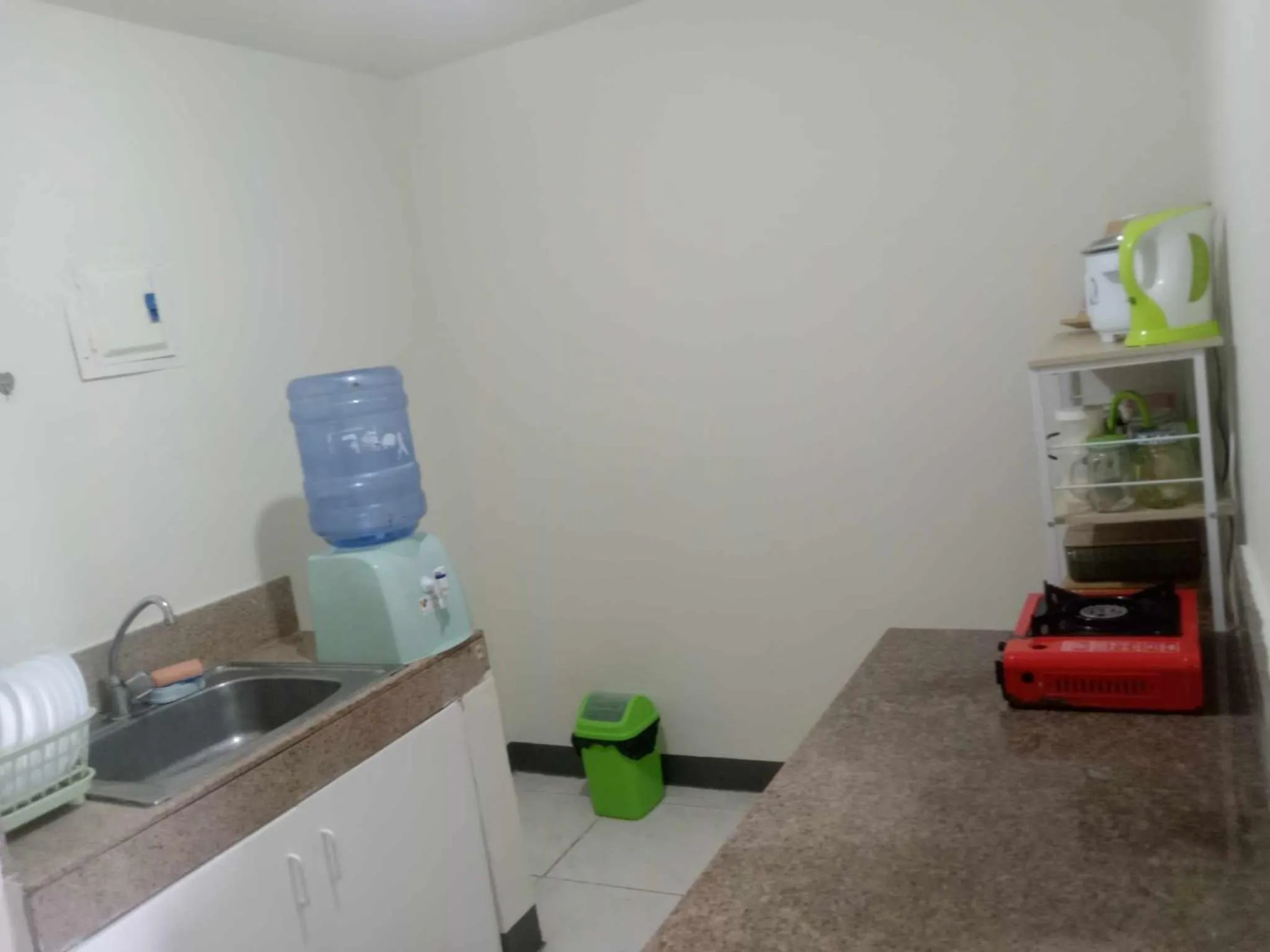Kitchen or kitchenette in JY7 Room Rentals Cebu