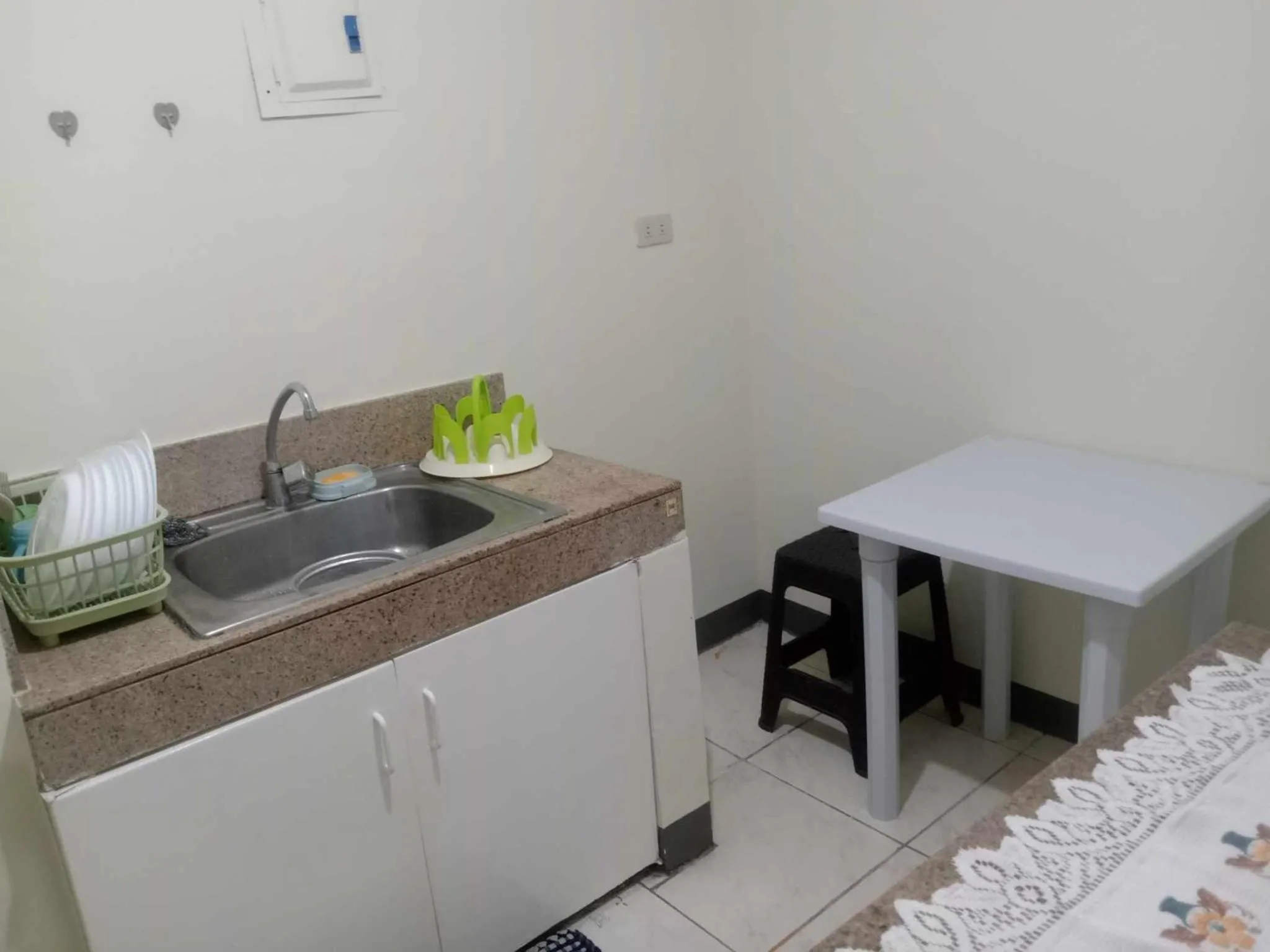 Dining area in JY7 Room Rentals Cebu