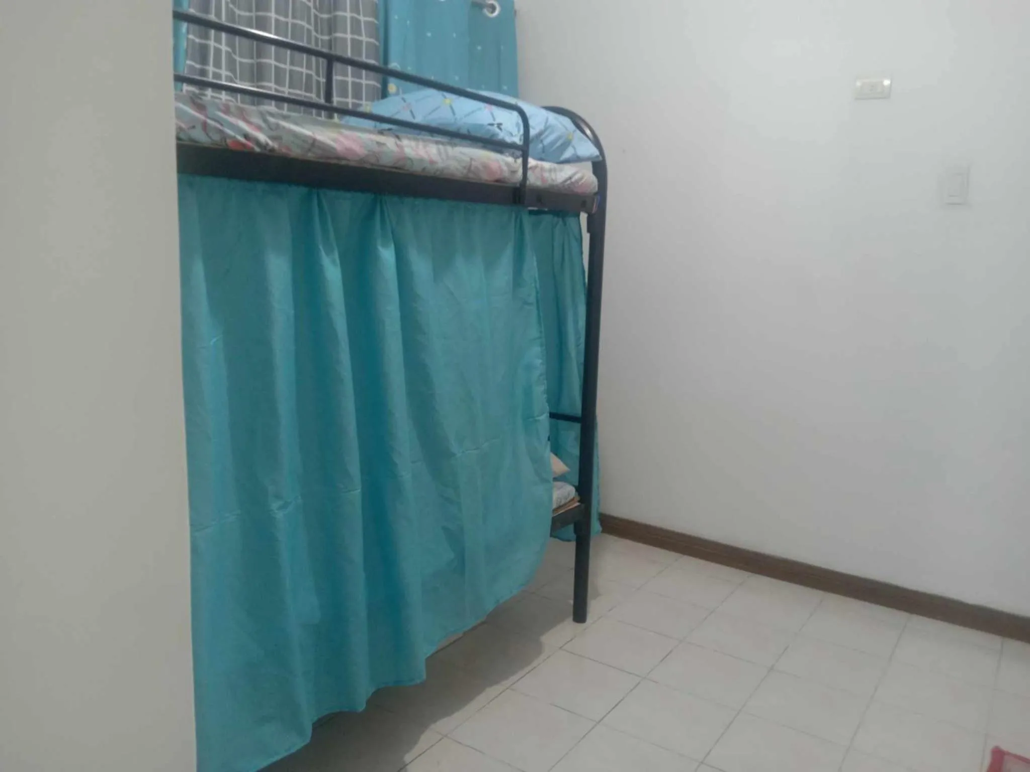 bunk bed, Bed in JY7 Room Rentals Cebu