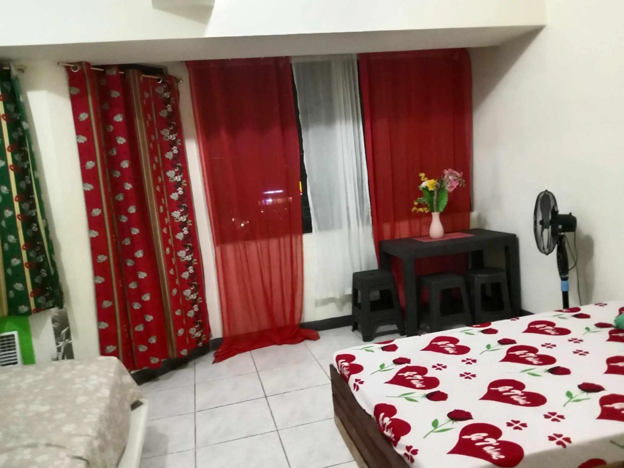 Living room, Bed in JY7 Room Rentals Cebu