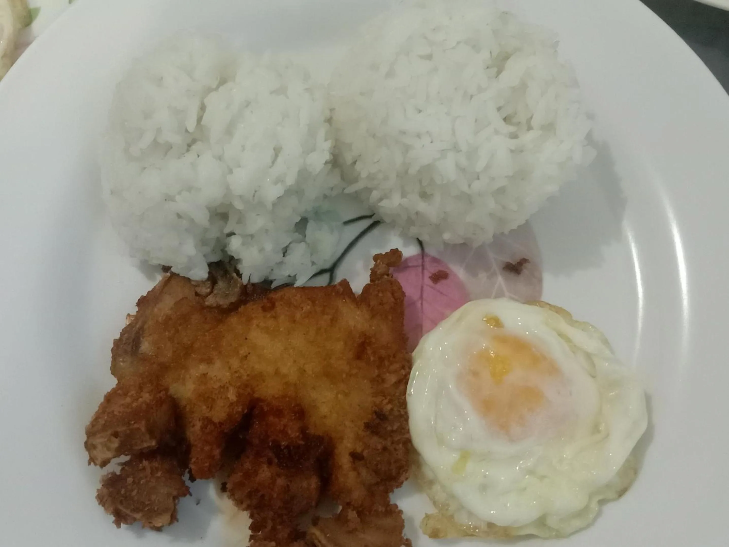Food and drinks in JY7 Room Rentals Cebu