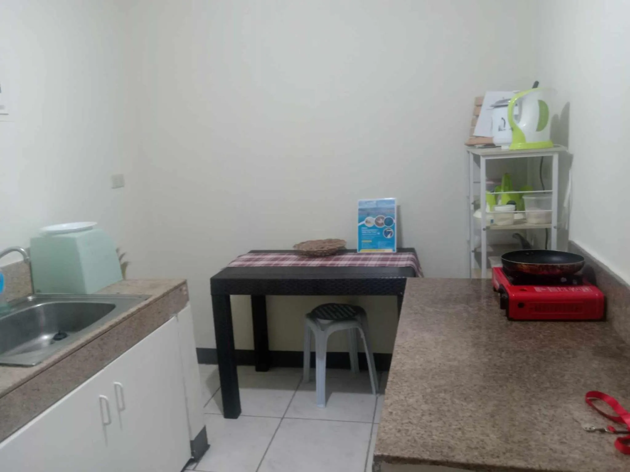 Kitchen or kitchenette in JY7 Room Rentals Cebu