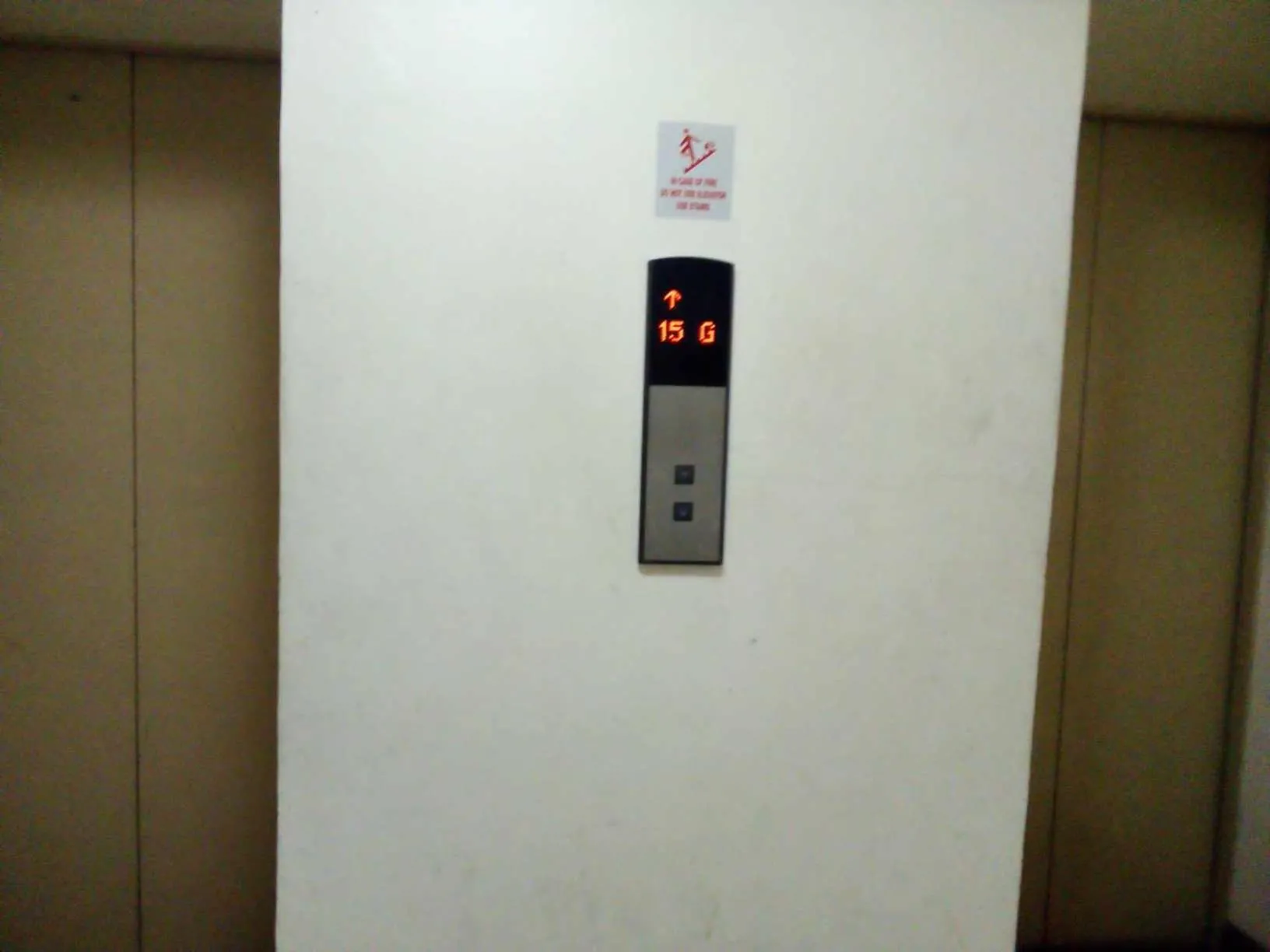 elevator in JY7 Room Rentals Cebu