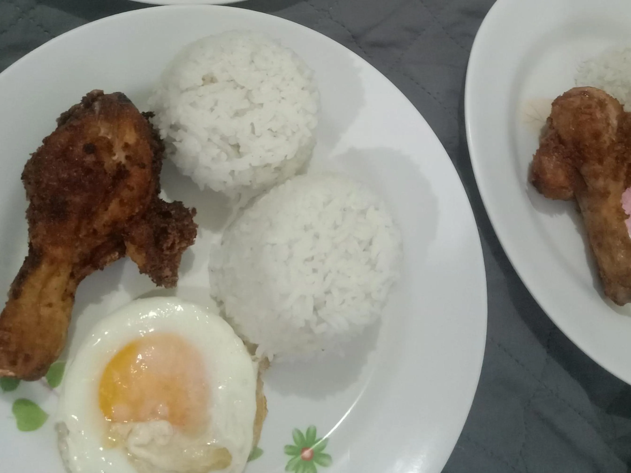 Food and drinks in JY7 Room Rentals Cebu