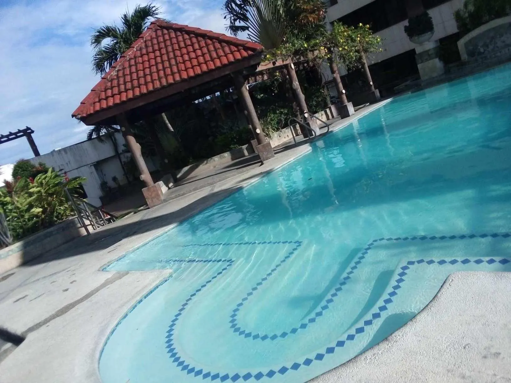 Swimming pool in JY7 Room Rentals Cebu