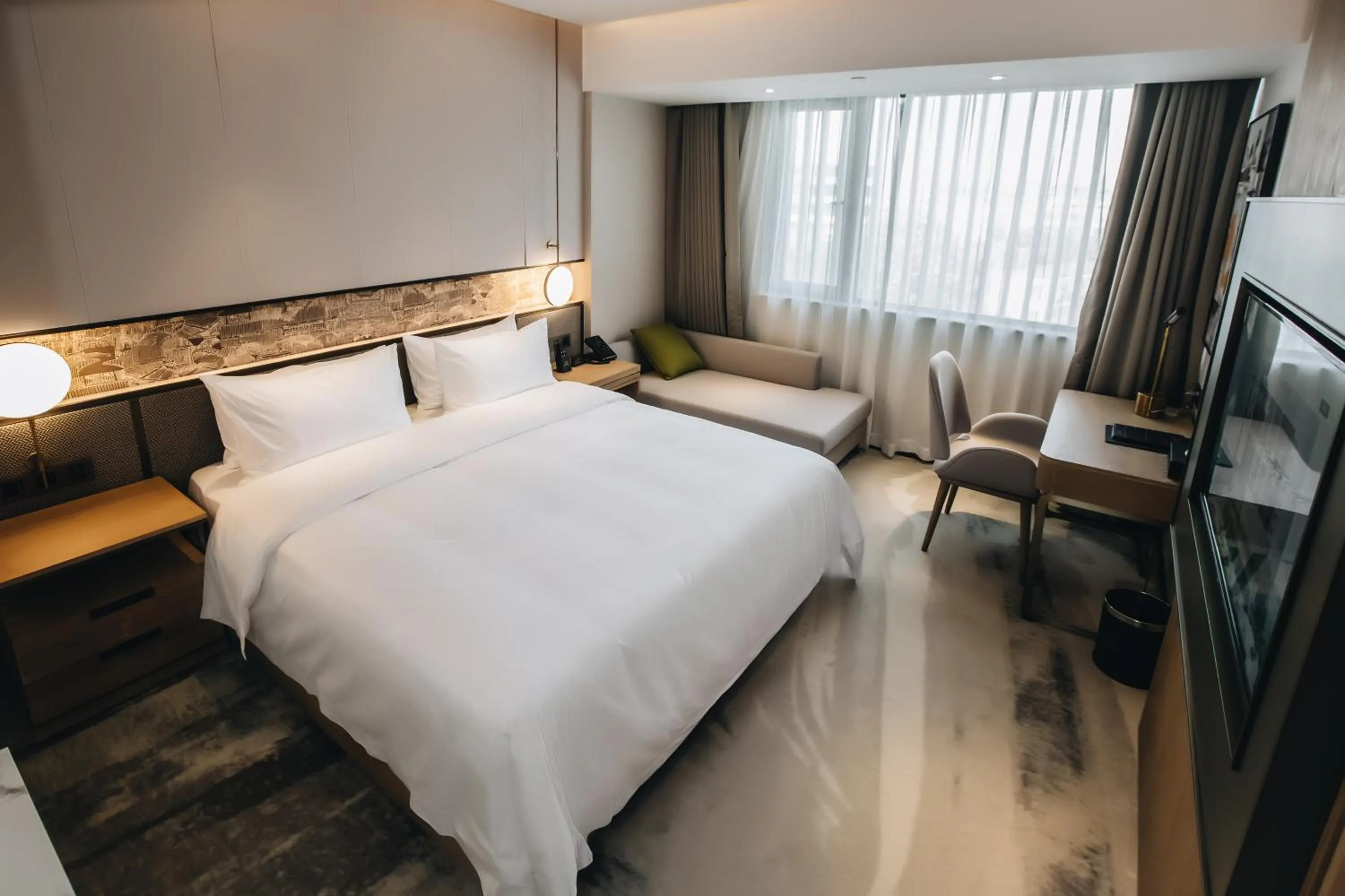 Photo of the whole room, Bed in Orienwit Hotel-Free Shuttle Bus fir Canton Fair