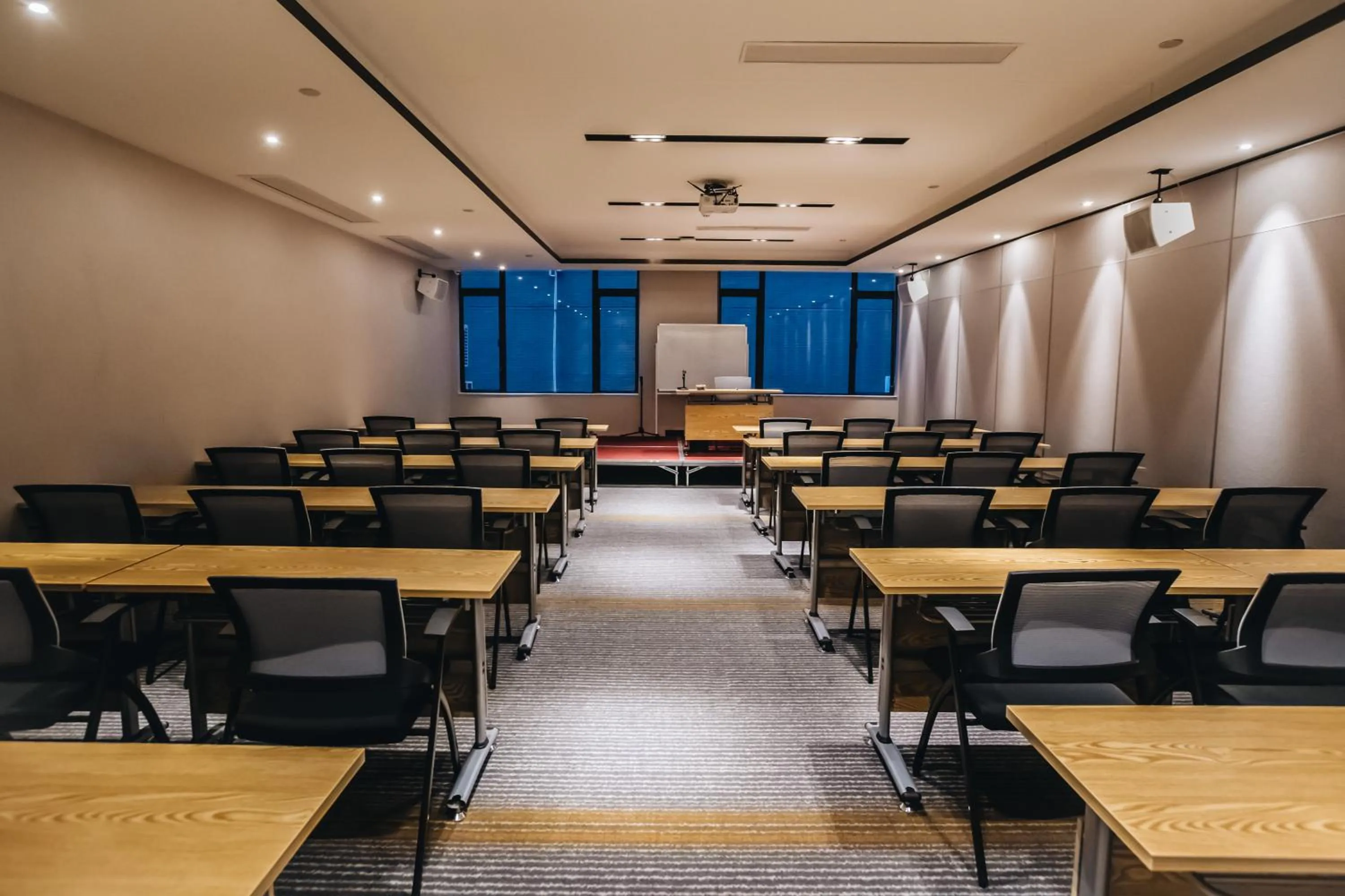 Meeting/conference room in Orienwit Hotel-Free Shuttle Bus fir Canton Fair