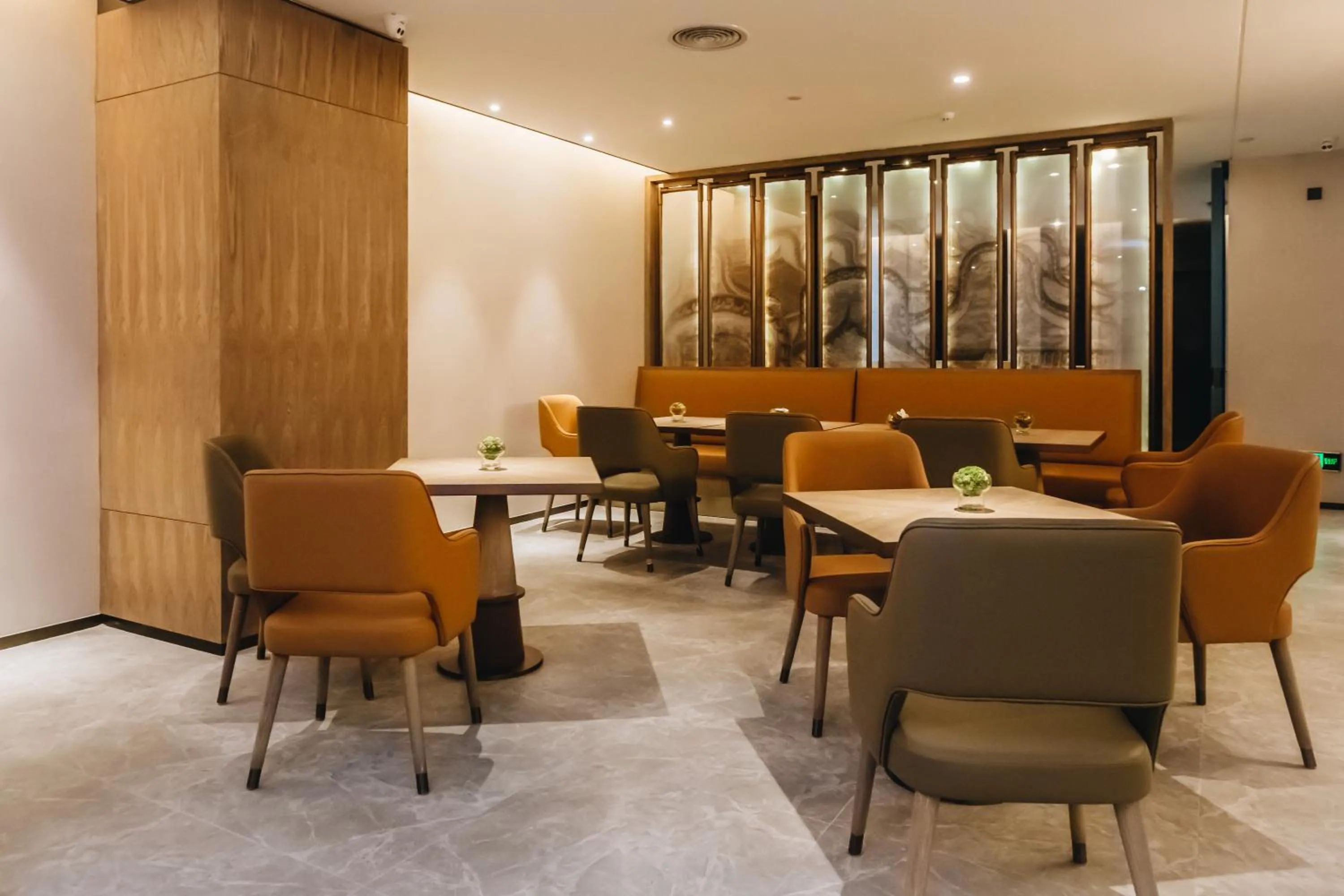 Restaurant/places to eat in Orienwit Hotel-Free Shuttle Bus fir Canton Fair