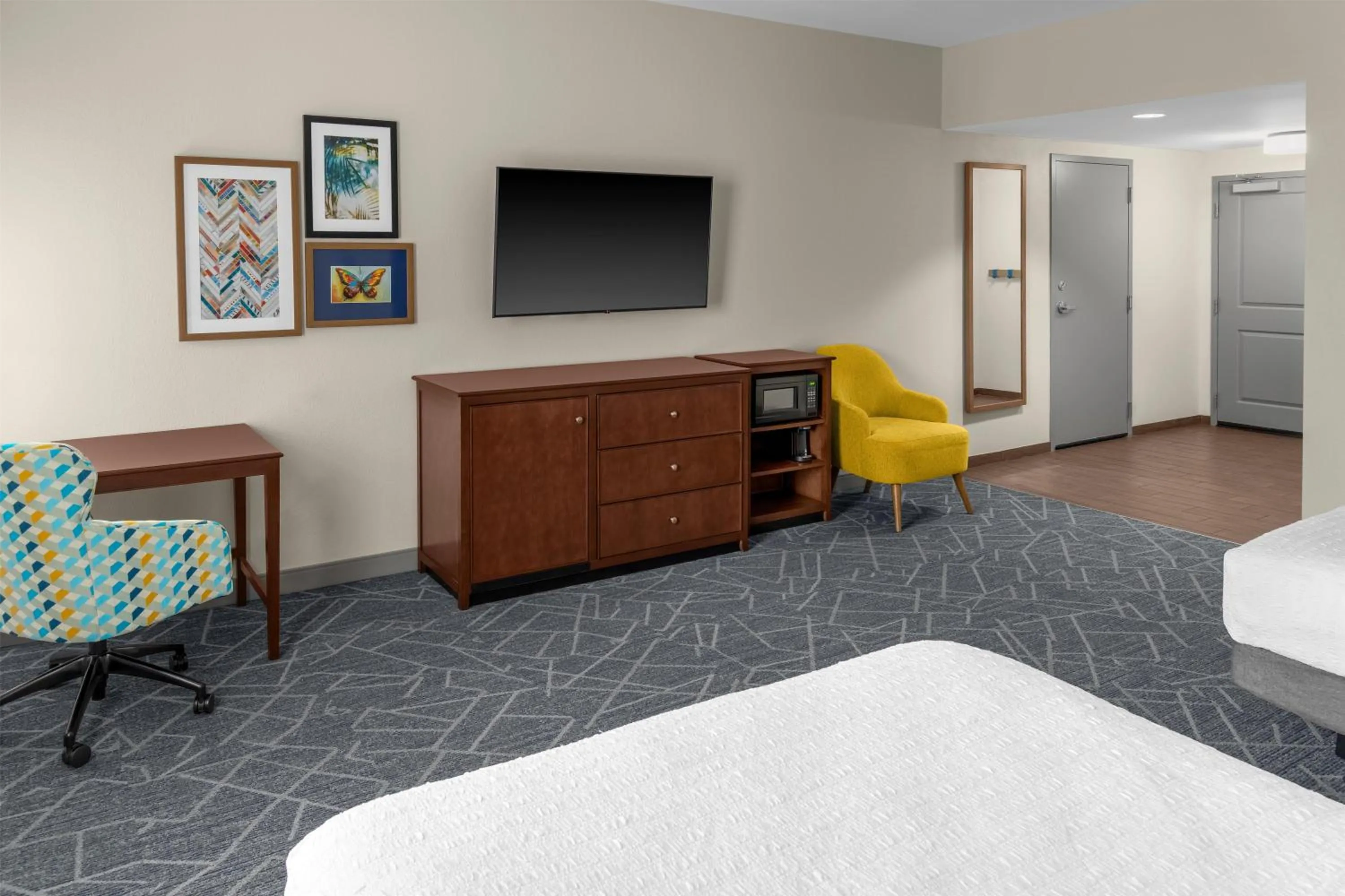 Bedroom, Bed in Hampton Inn and Suites Coconut Creek