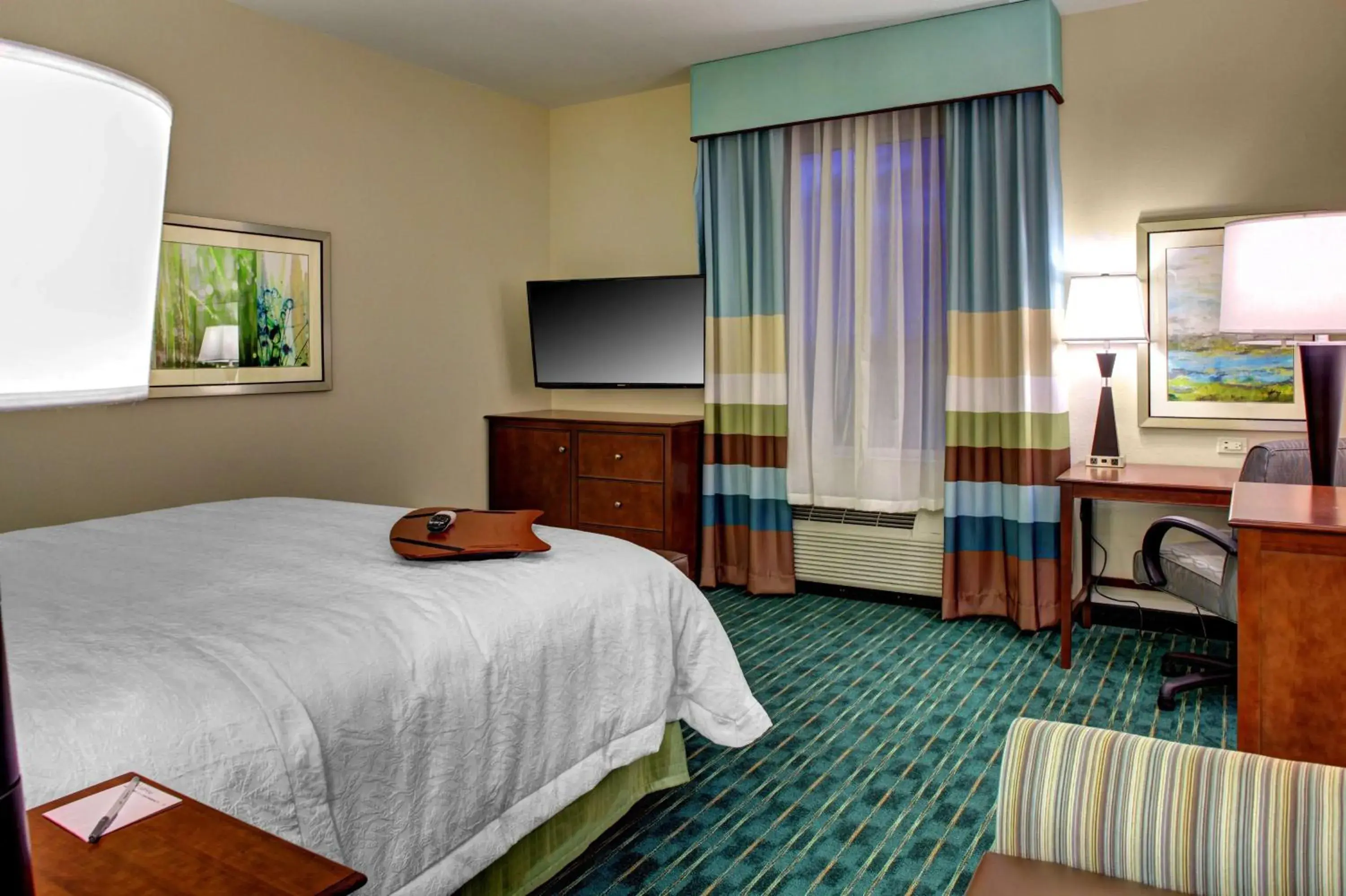 Bed in Hampton Inn and Suites Coconut Creek Bed in Hampton Inn and Suites Coconut Creek