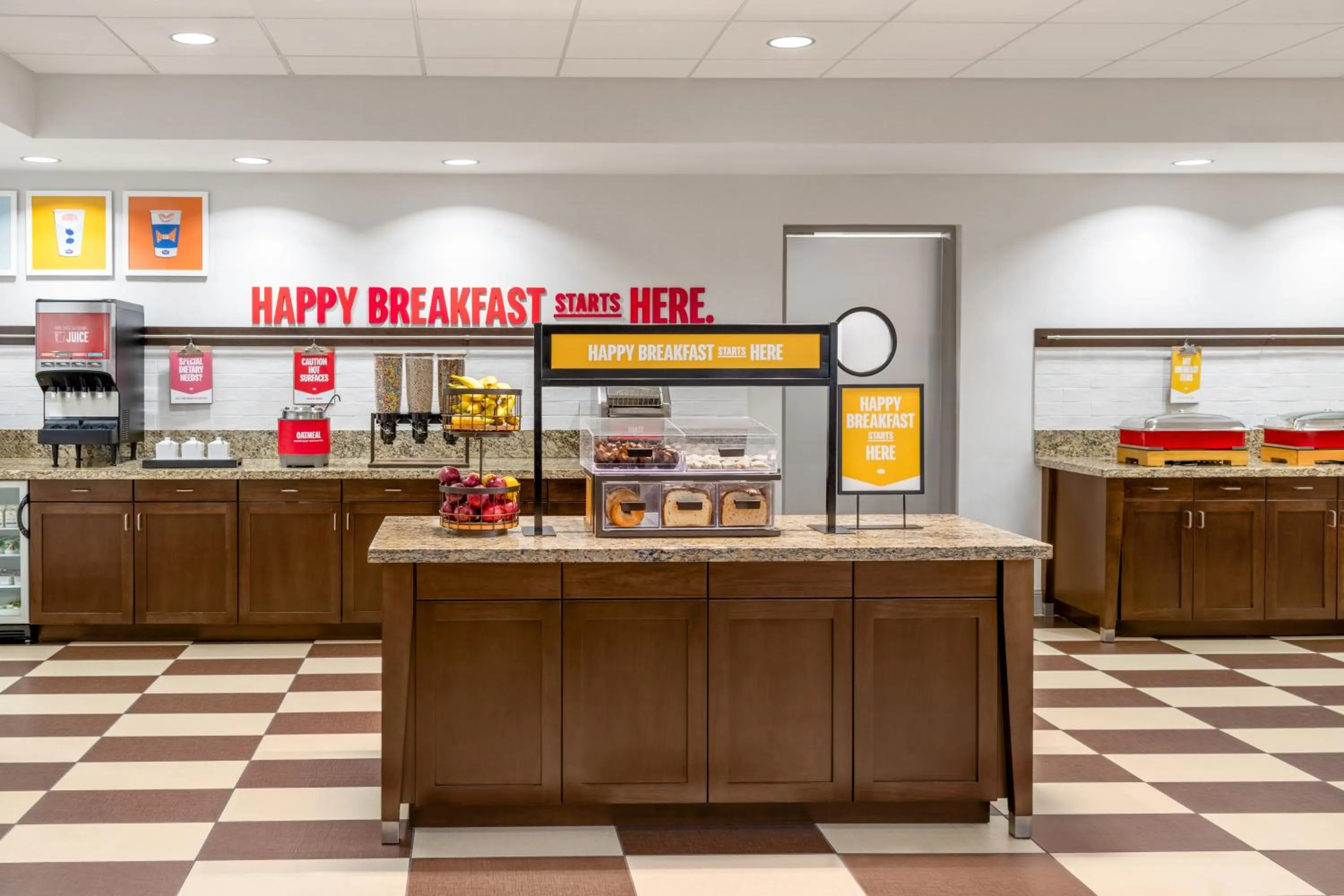 Buffet breakfast in Hampton Inn and Suites Coconut Creek