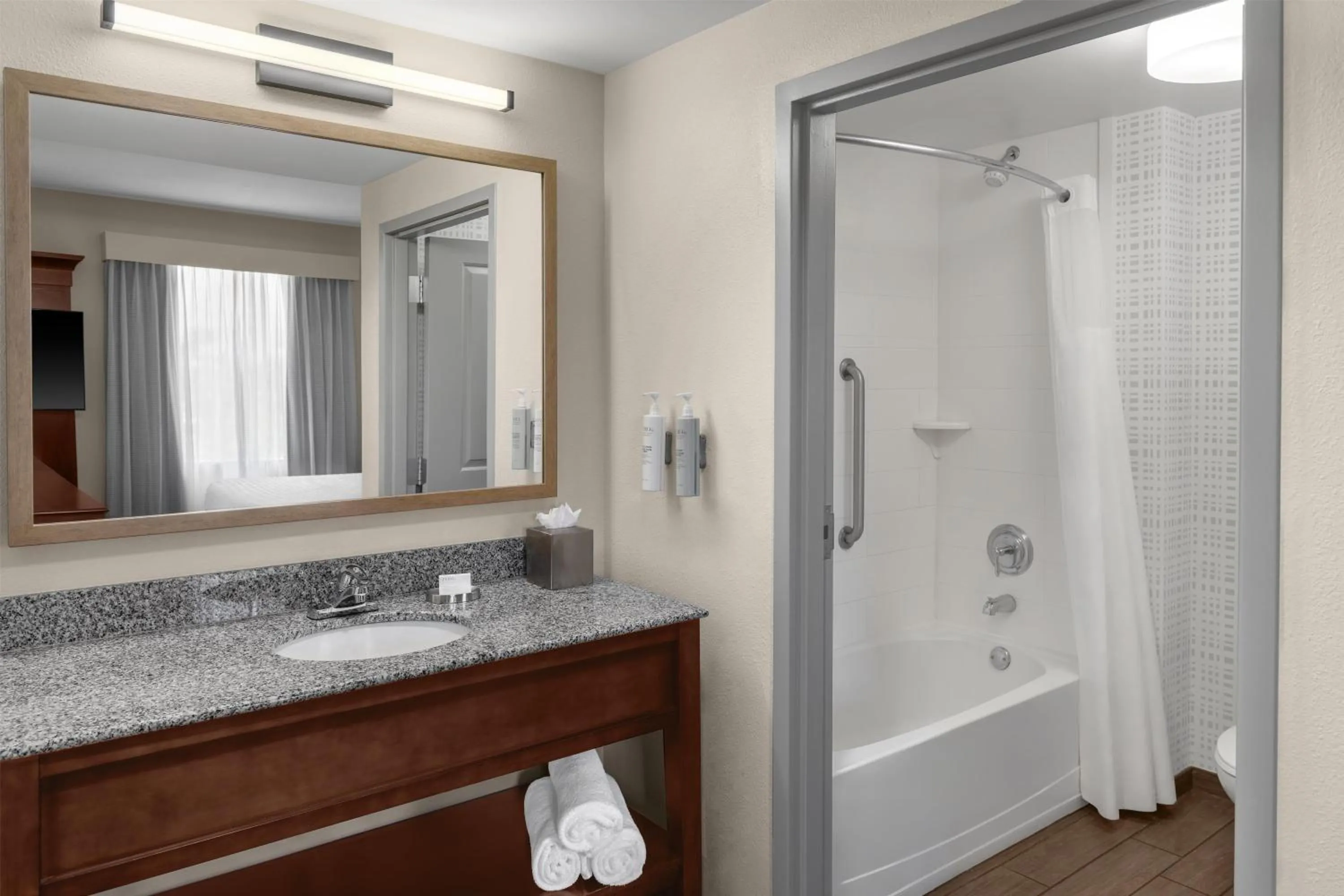 Bathroom in Hampton Inn and Suites Coconut Creek