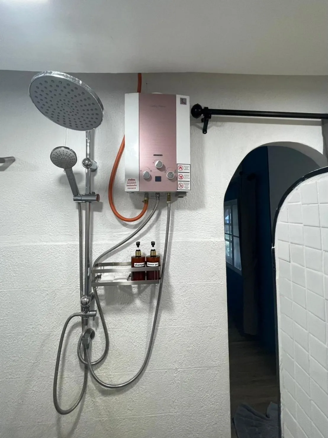 Shower in PAN Beachfront Resort Krabi