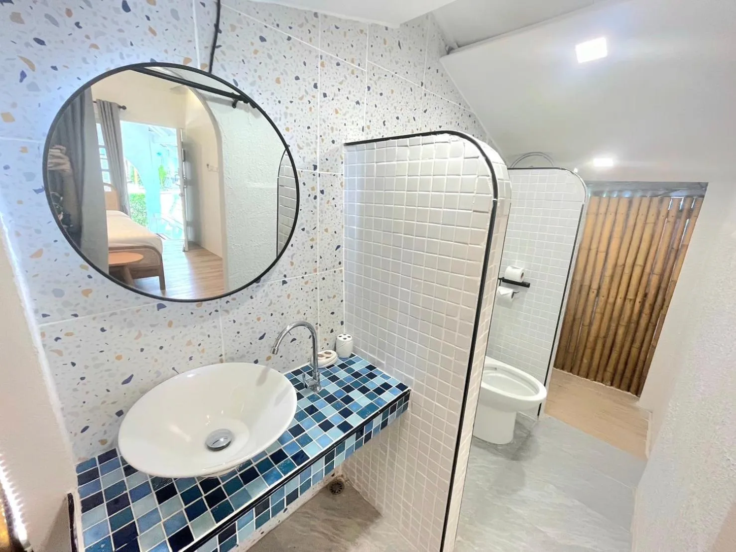 Shower in PAN Beachfront Resort Krabi