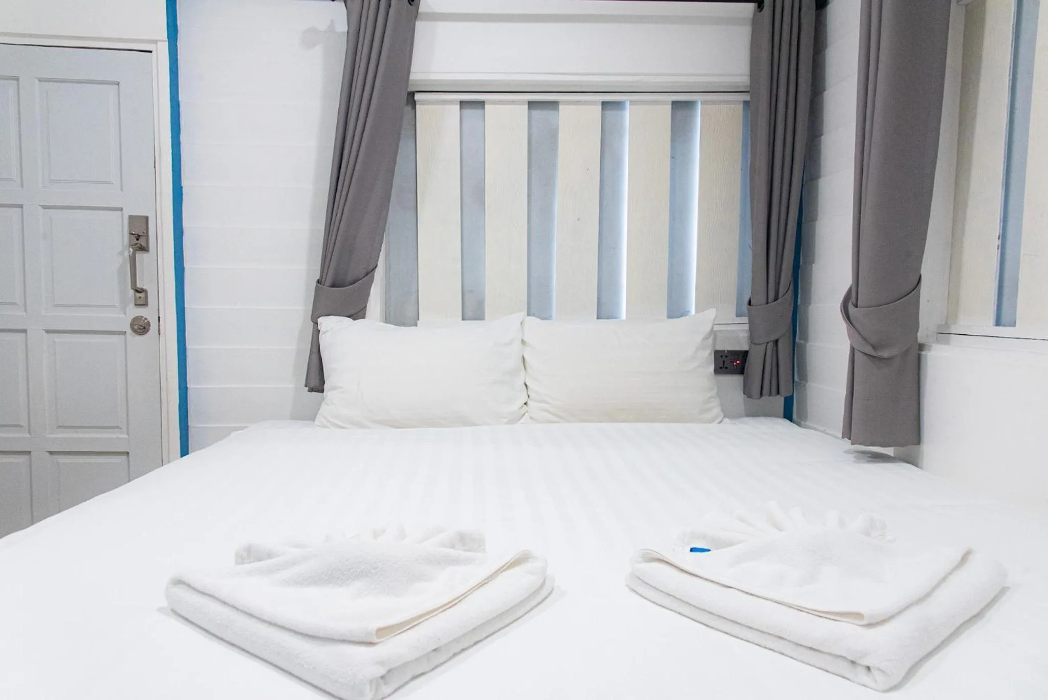 Bed in PAN Beachfront Resort Krabi