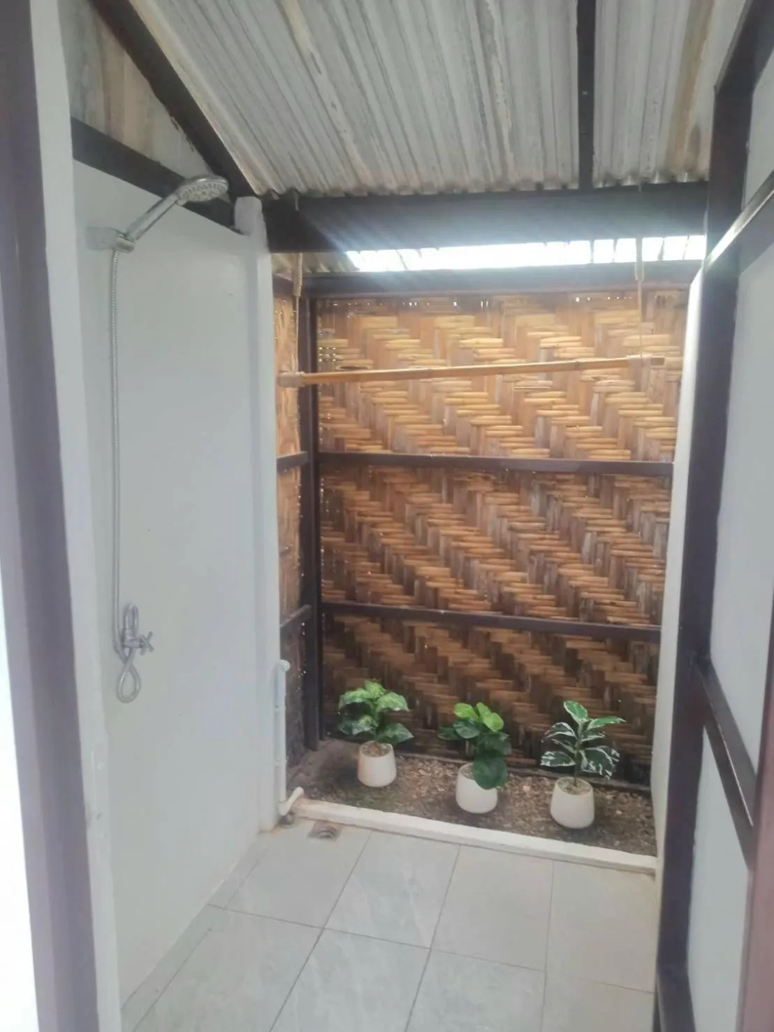 Shower in PAN Beachfront Resort Krabi