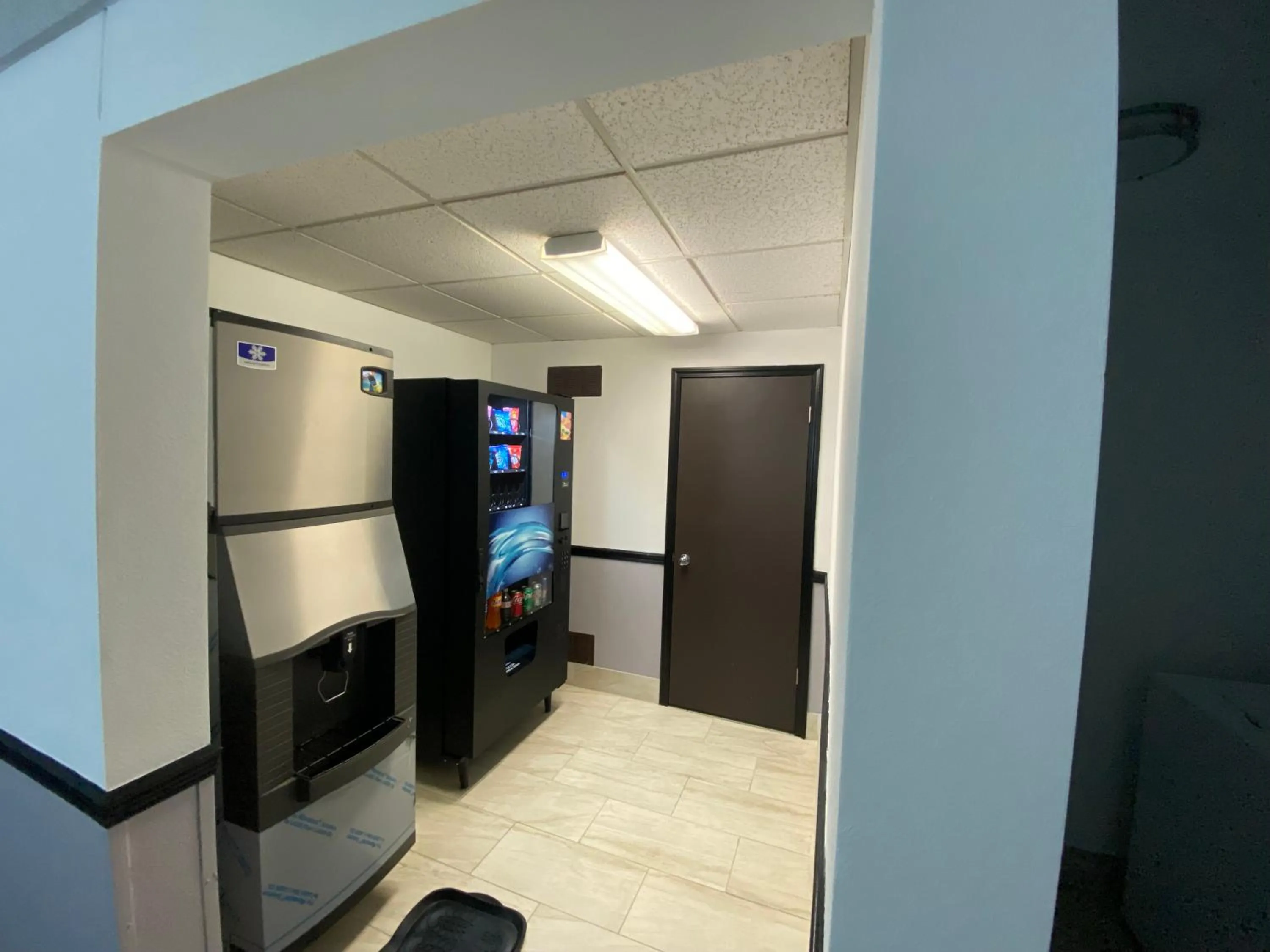 Super 8 by Wyndham Oshkosh Airport