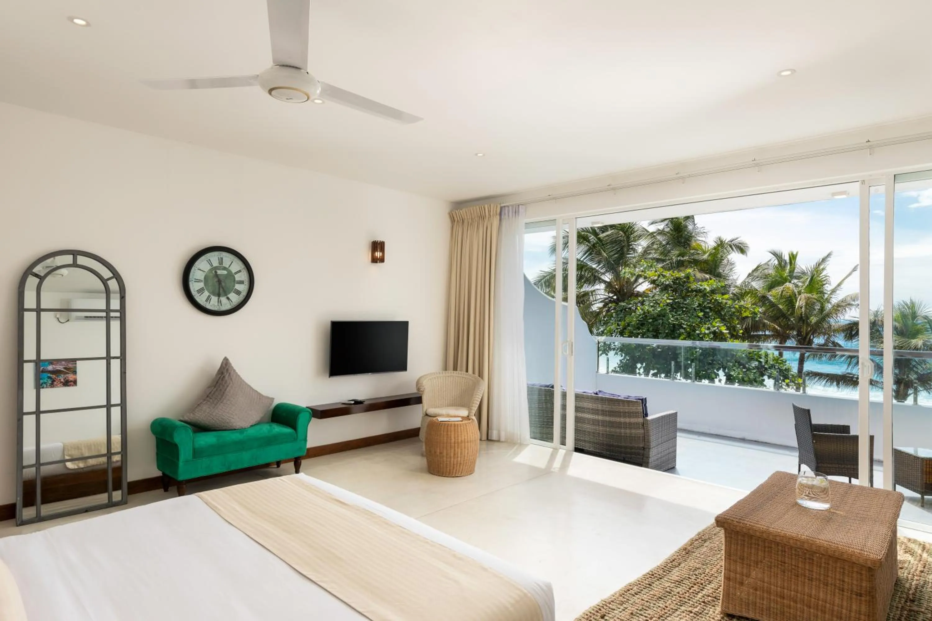 Balcony/Terrace, Bed in Vis Ta Vie -Thema Collection