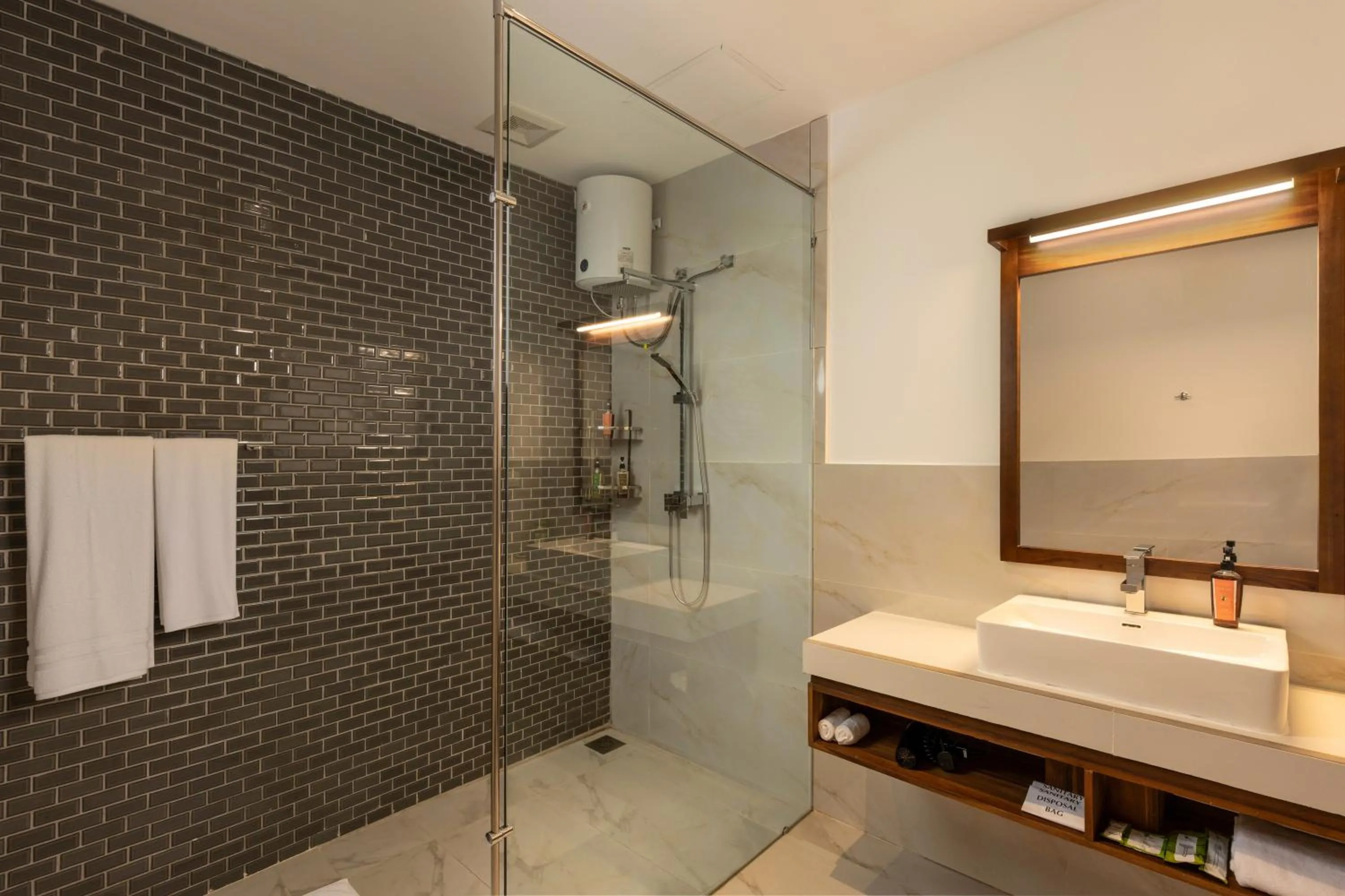 Shower in Vis Ta Vie -Thema Collection