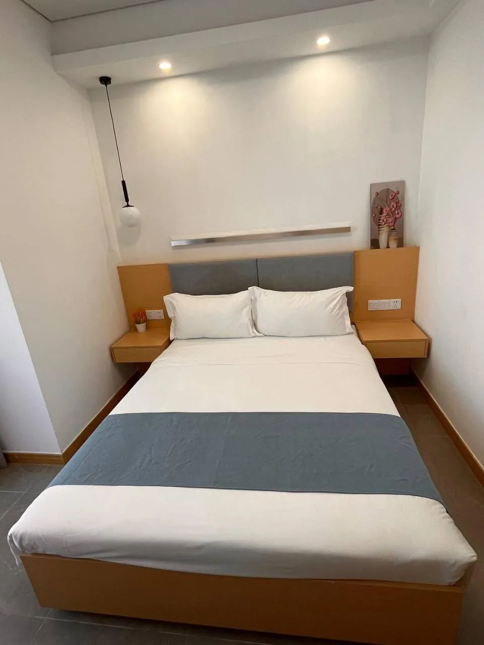 Bedroom, Bed in ARK House