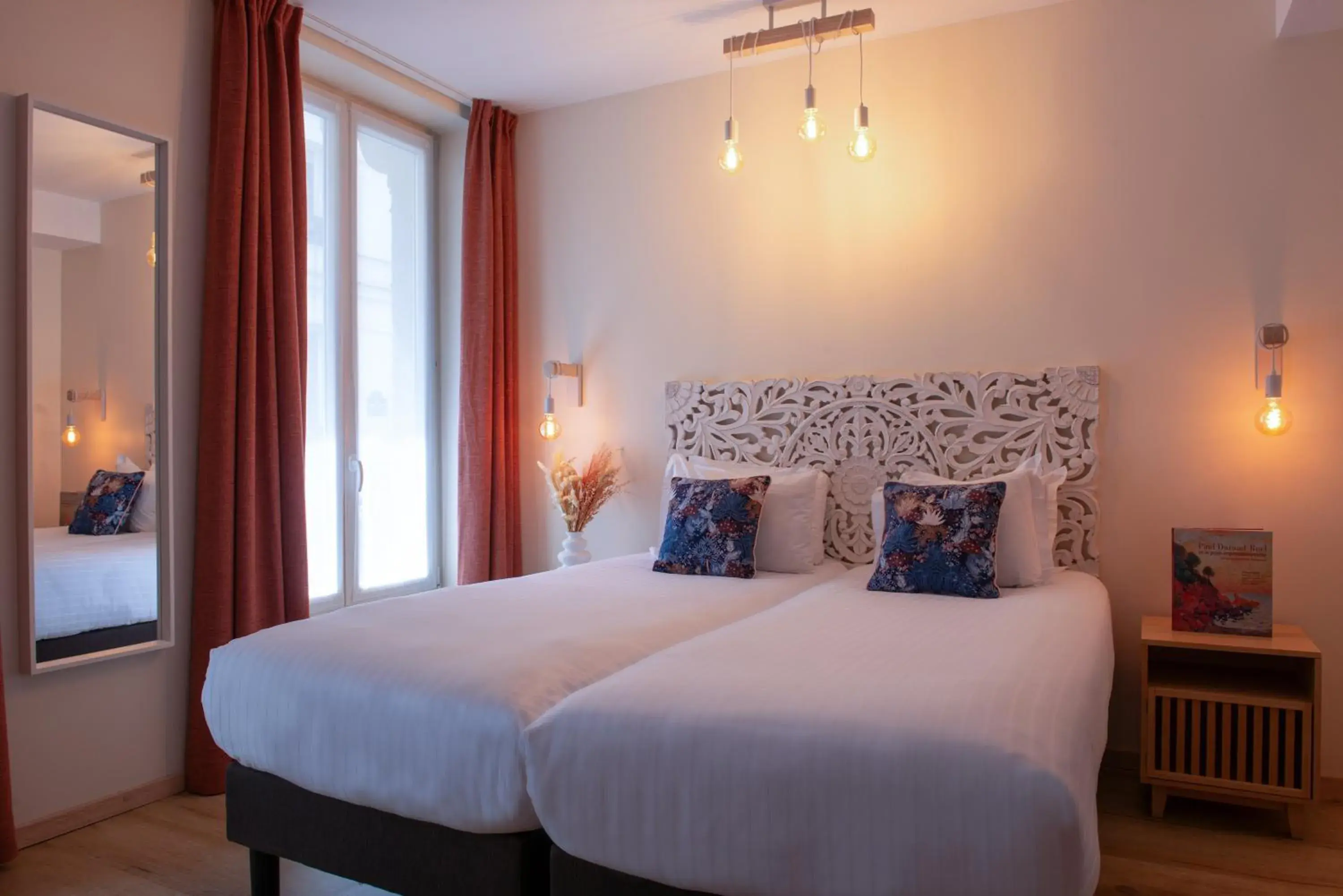 Photo of the whole room, Bed in Helussi Hôtel Photo of the whole room, Bed in Helussi Hôtel