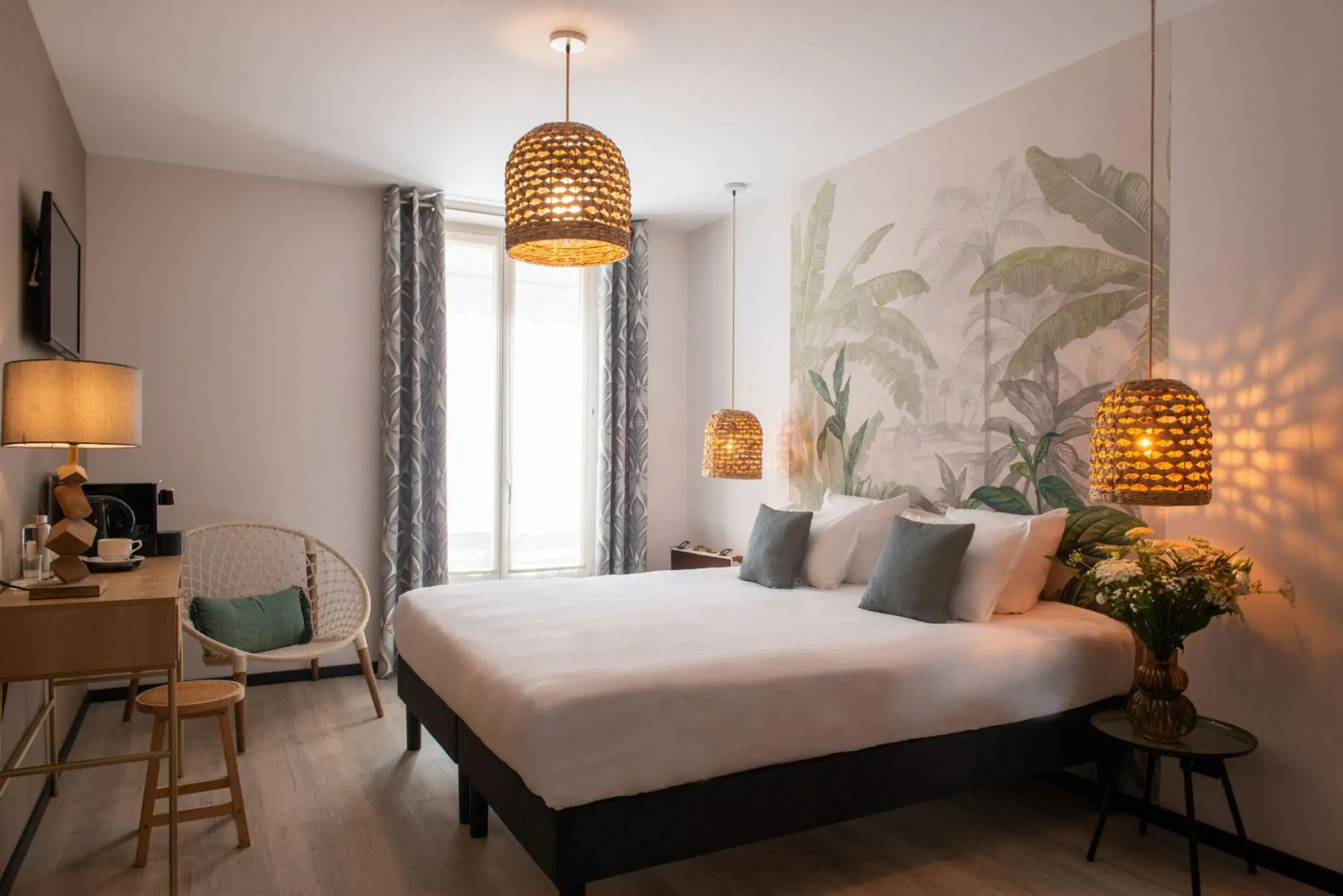 Photo of the whole room, Bed in Helussi Hôtel Photo of the whole room, Bed in Helussi Hôtel