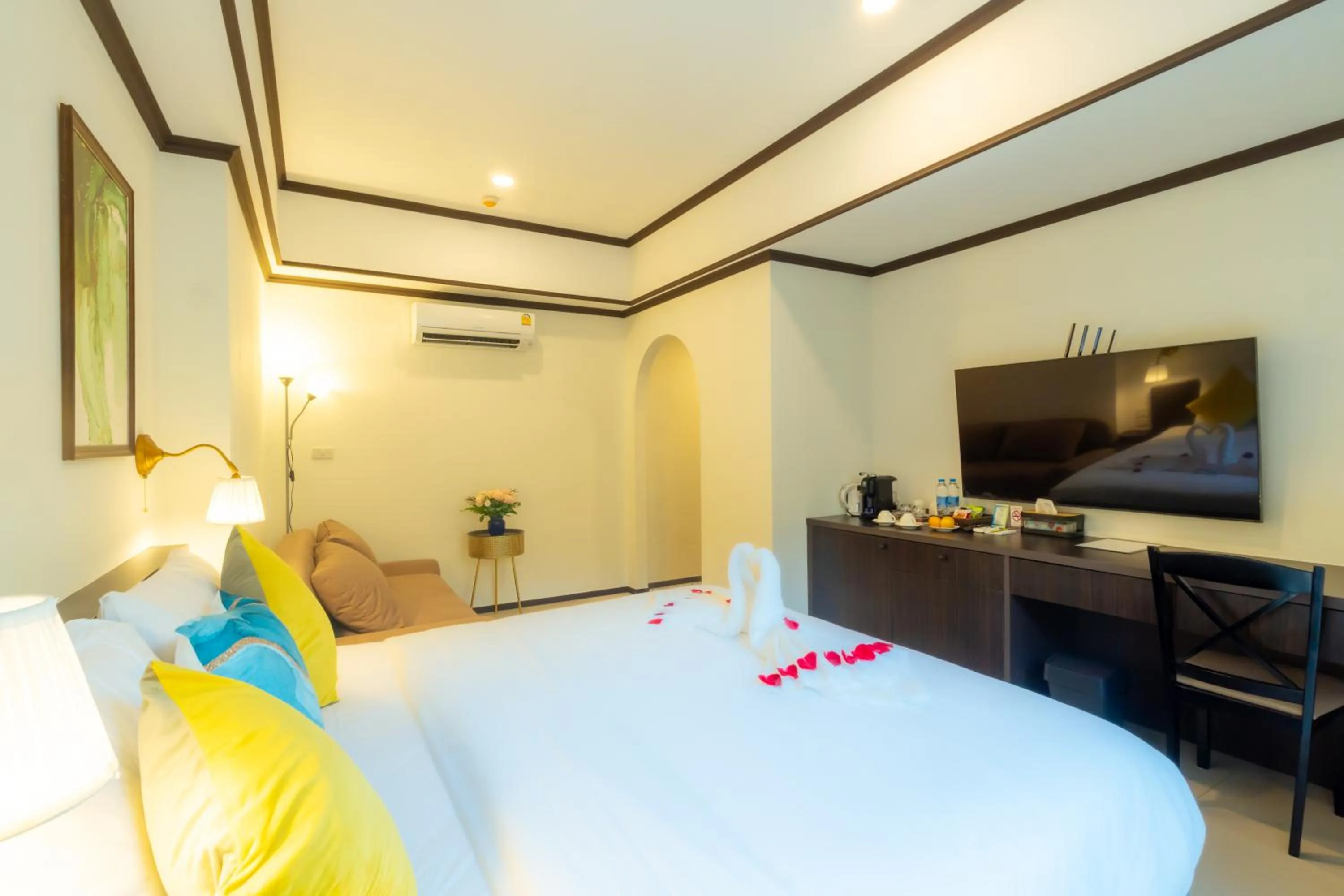 Bed in Le ville lanna Chiang Mai Gate Old Town Hotel