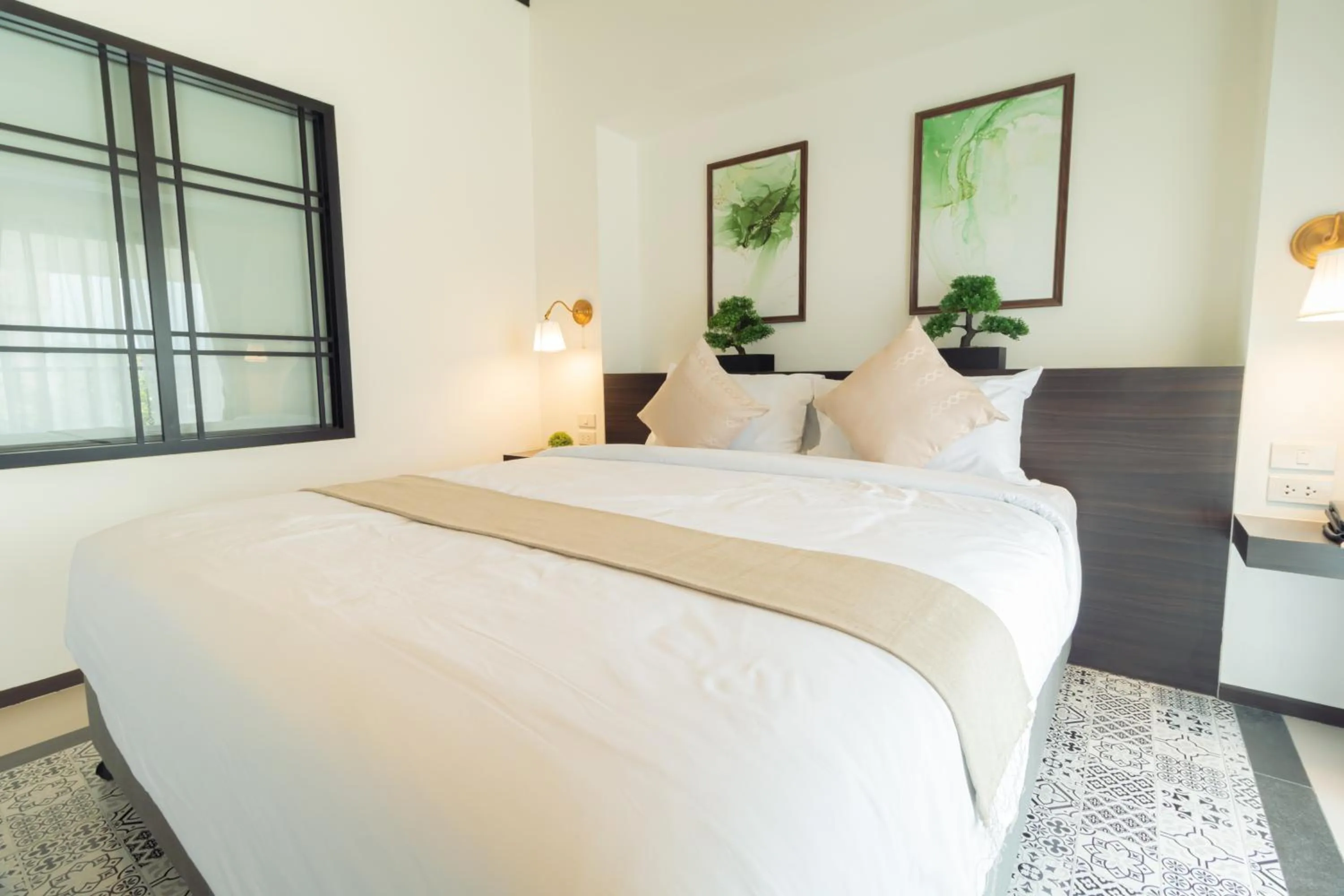 Photo of the whole room, Bed in Le ville lanna Chiang Mai Gate Old Town Hotel