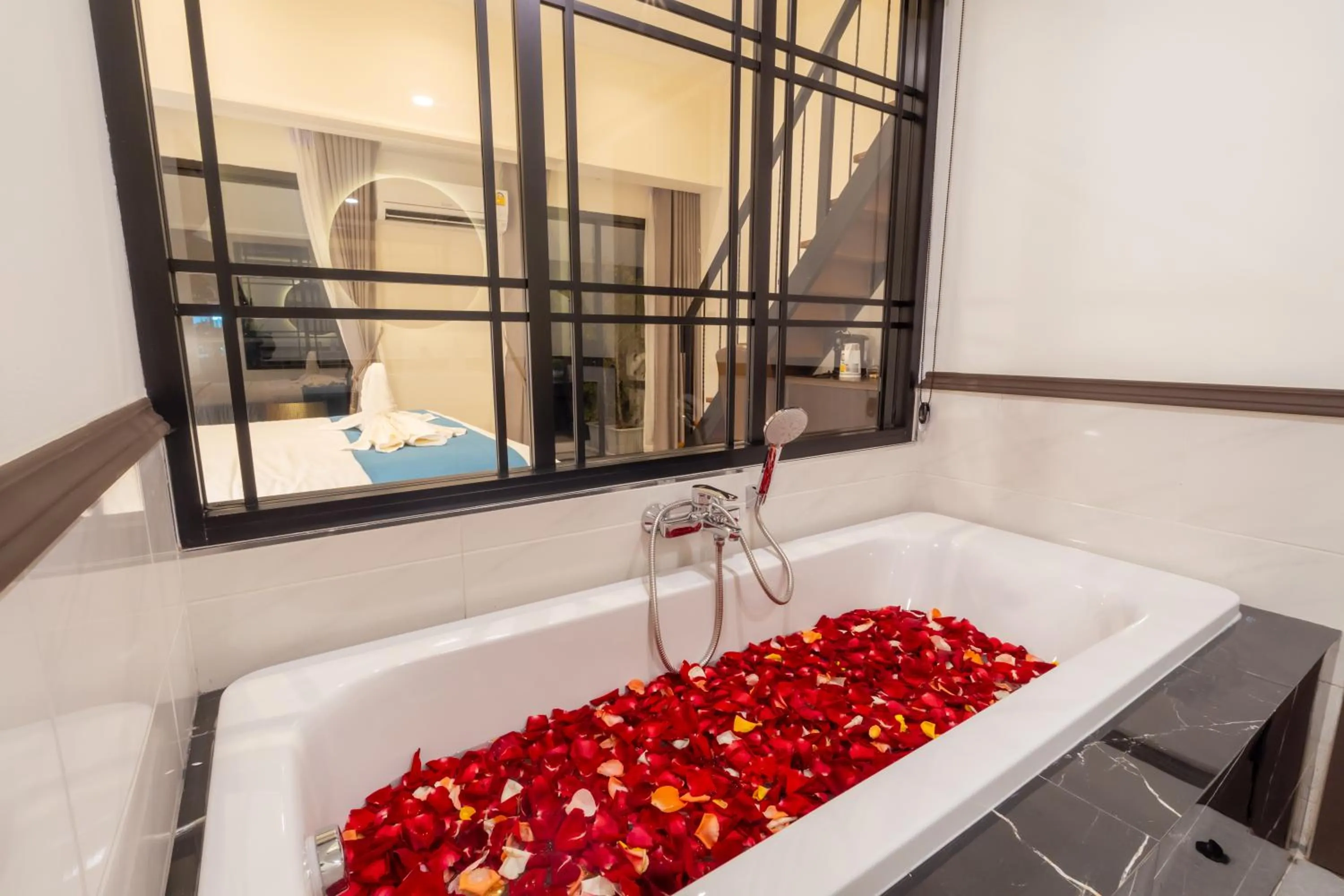 Photo of the whole room in Le ville lanna Chiang Mai Gate Old Town Hotel