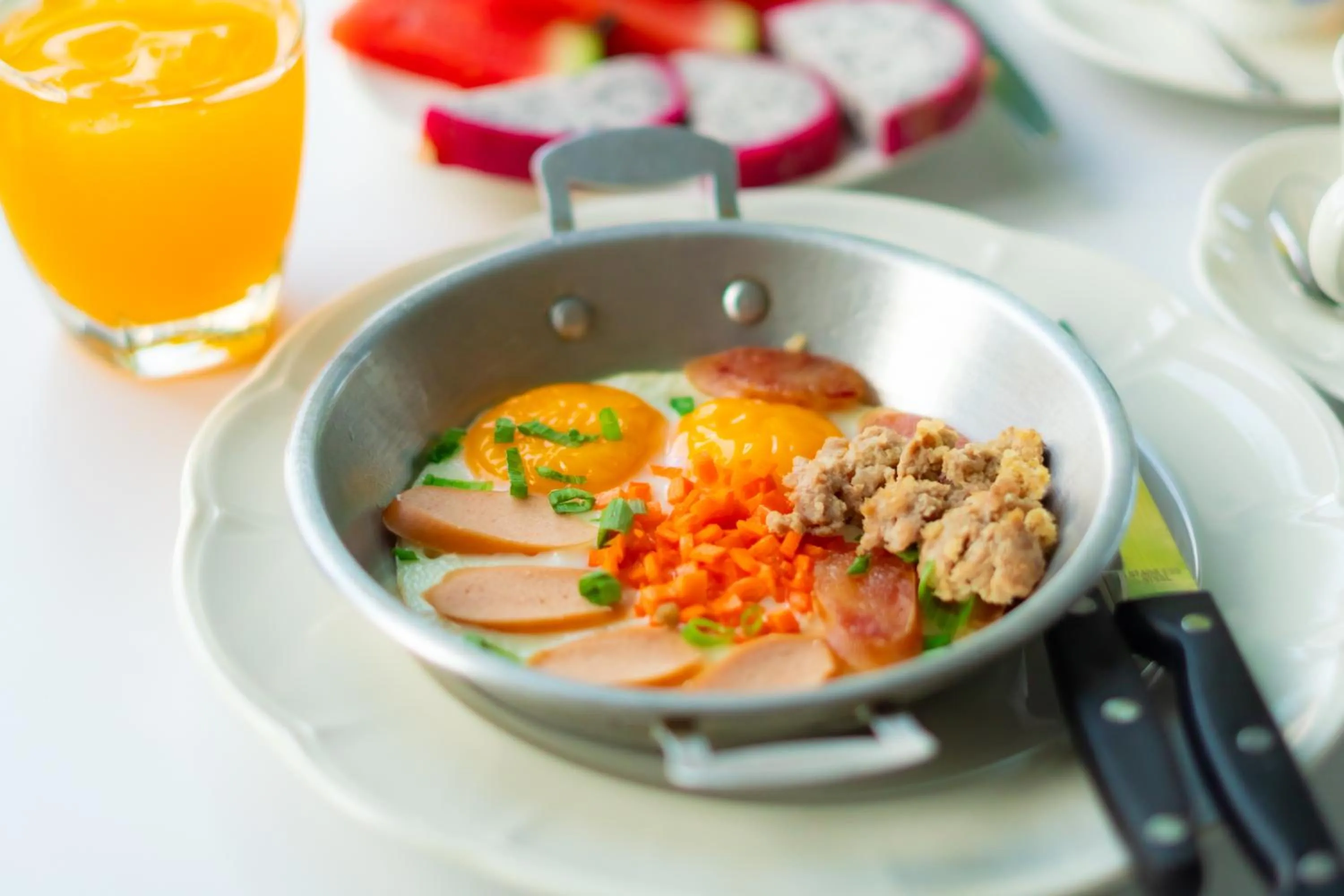 Food and drinks in Le ville lanna Chiang Mai Gate Old Town Hotel