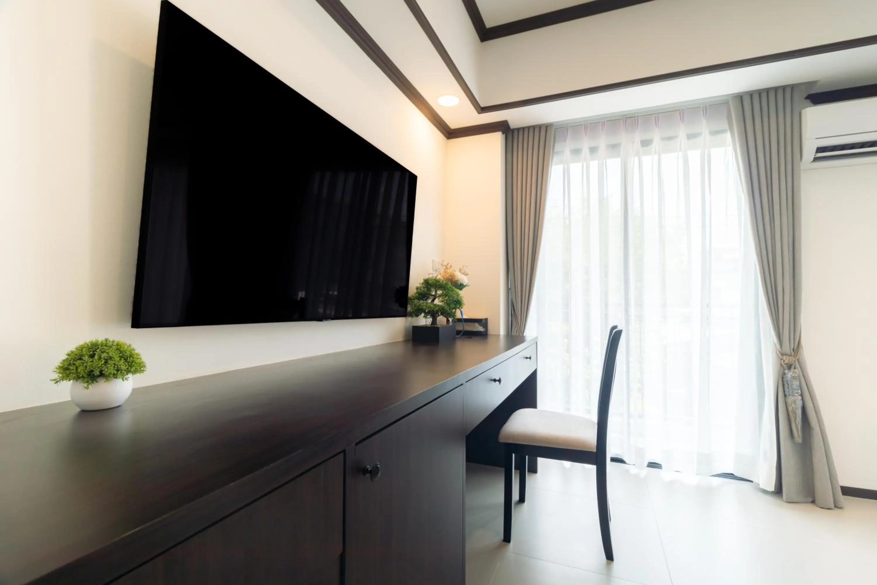 TV and multimedia in Le ville lanna Chiang Mai Gate Old Town Hotel