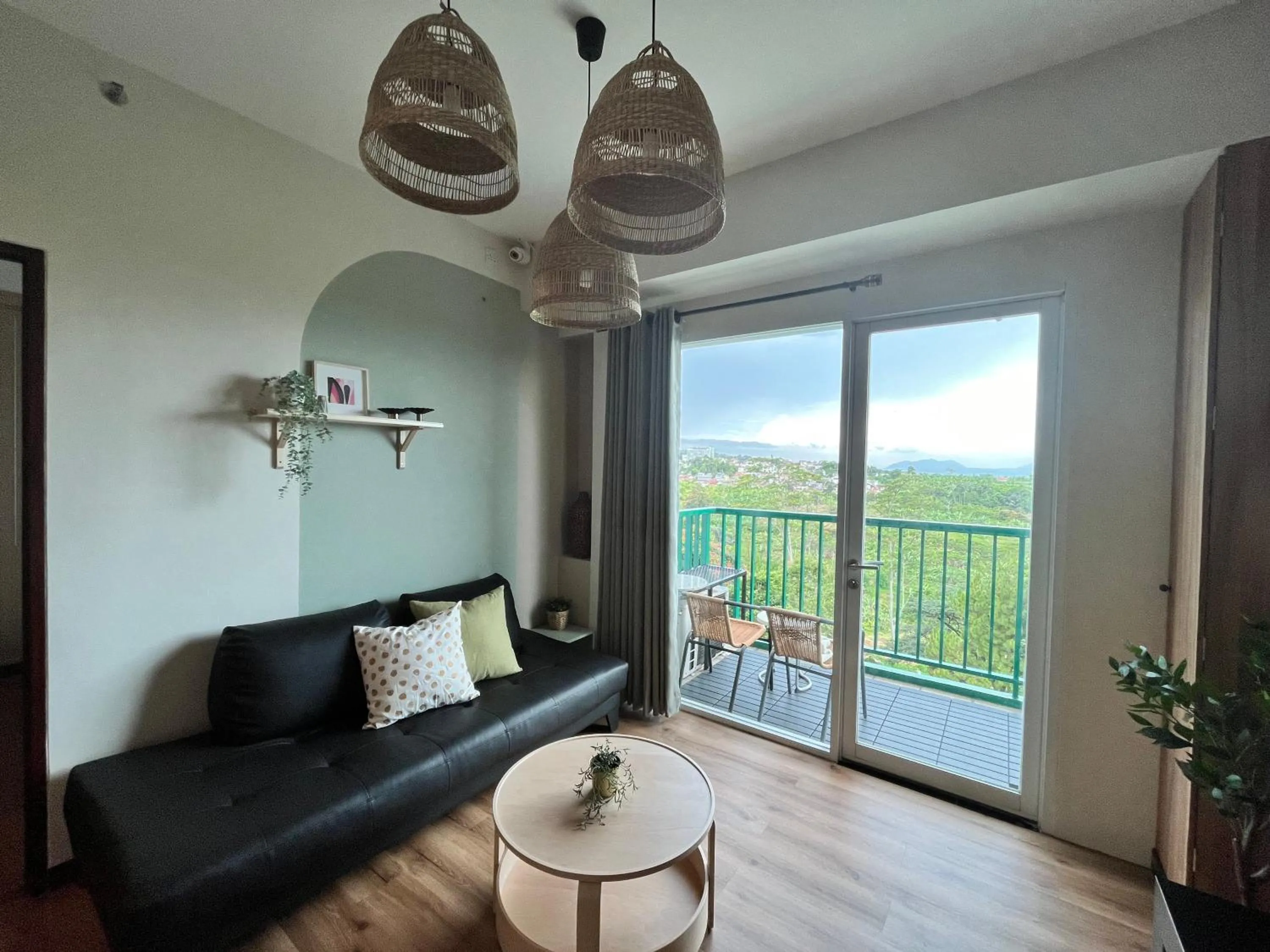 Cottonwood Apartment at Marbella Suites Dago