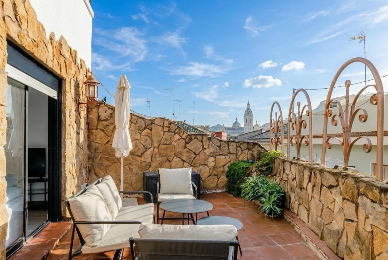 TROBAT18 - Castle View Luxury Duplex with Private Terrace