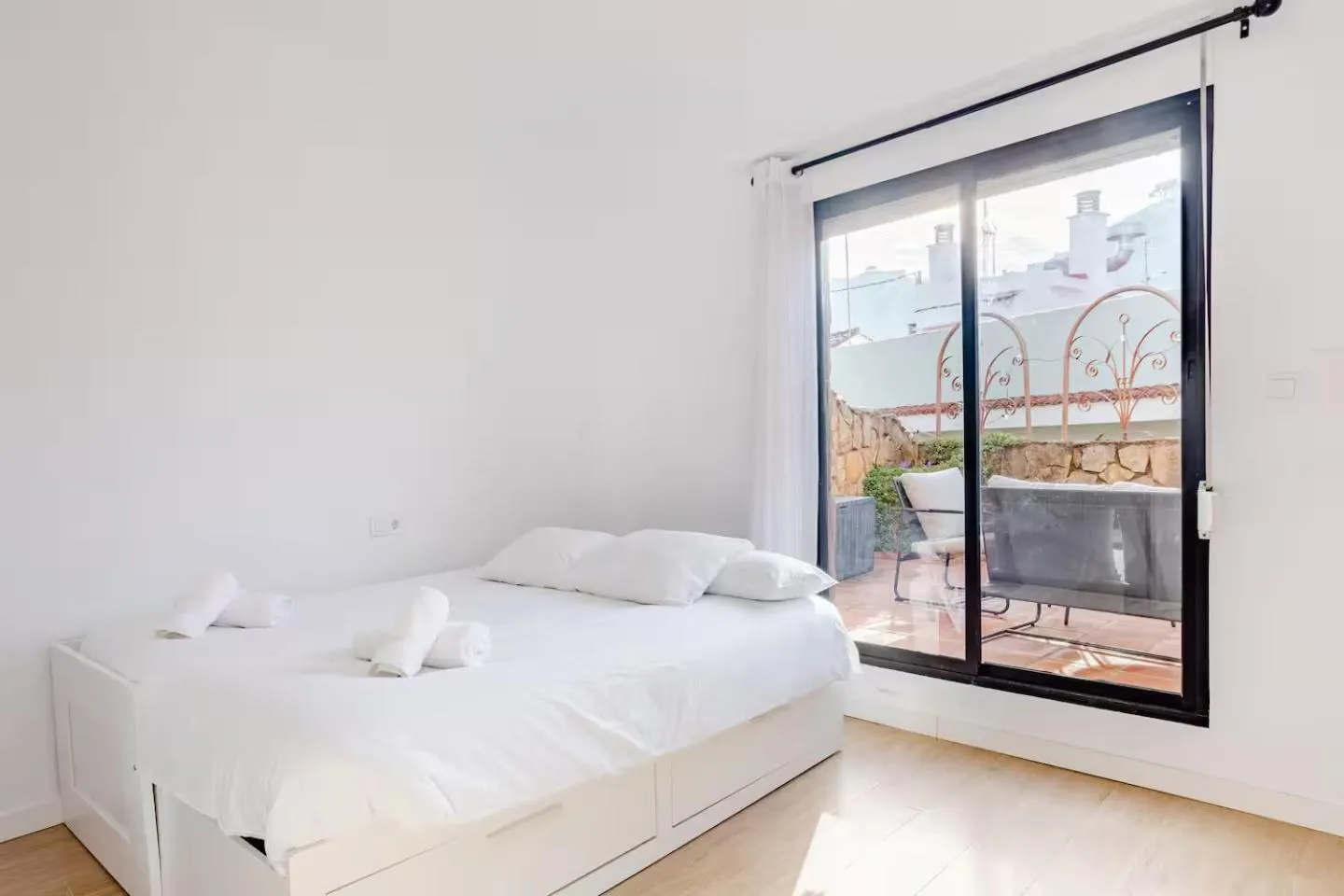 TROBAT18 - Castle View Luxury Duplex with Private Terrace